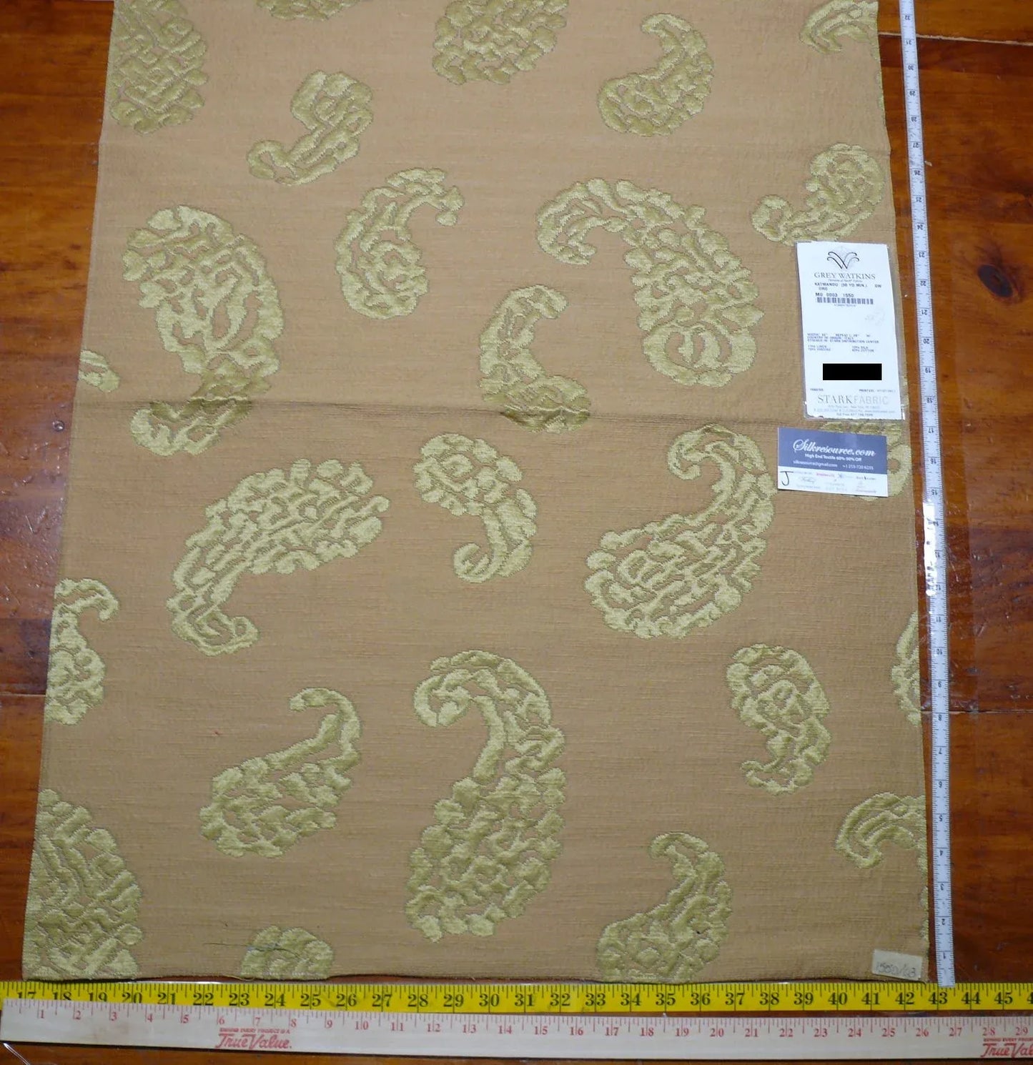38J Scalamandre Old World Weavers Square Katmandu Oro Gold Green Silk Lampas Oro Gold Green  Paisley MSRP USD 364/Y