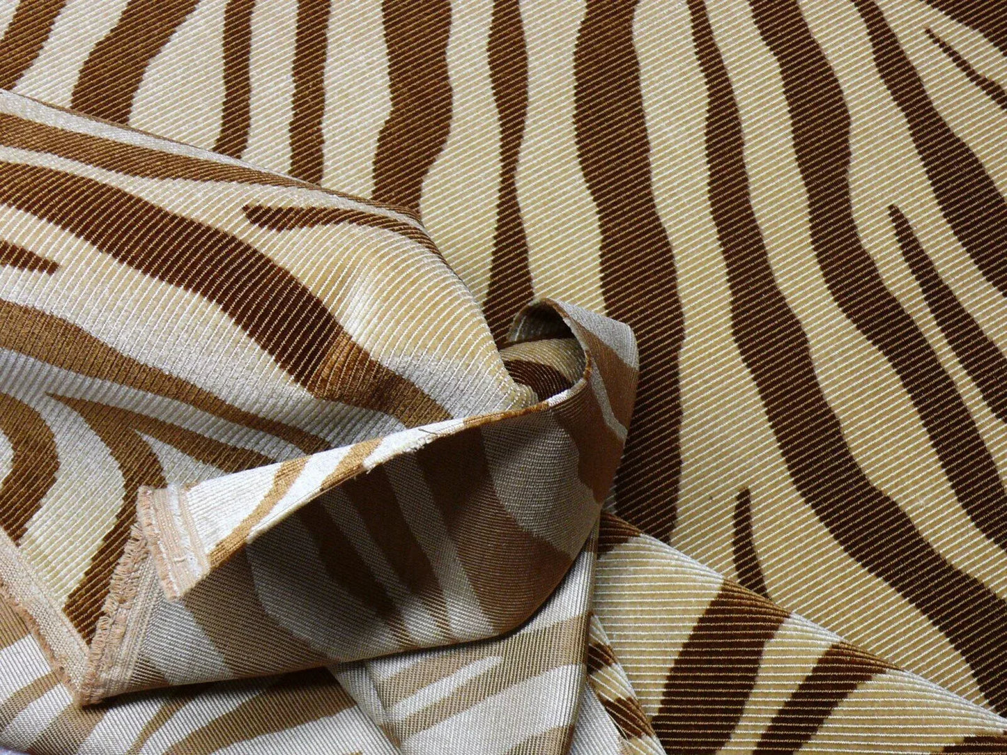 Beacon Hill Mumbai Silk Vevet Copper Zebra Tiger Brown Gold Animal Skin Heavy MSRP USD 663.76/y