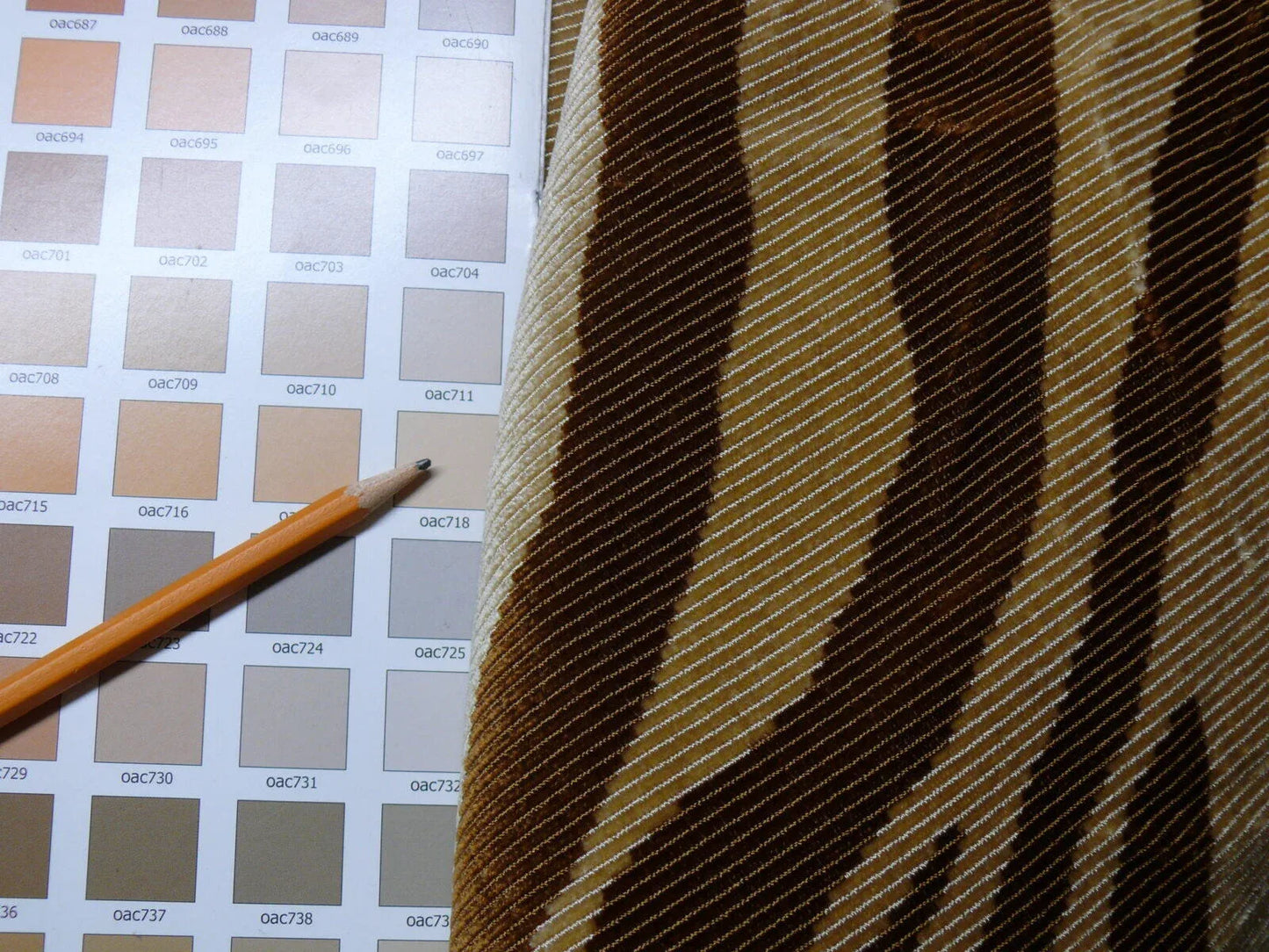 Beacon Hill Mumbai Silk Vevet Copper Zebra Tiger Brown Gold Animal Skin Heavy MSRP USD 663.76/y