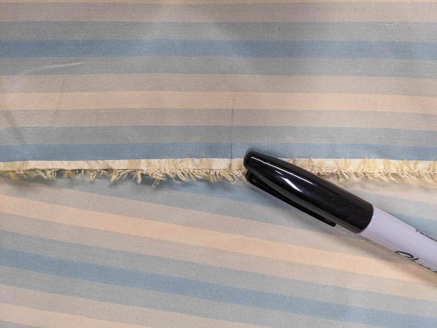 1y Scalamandre "domenico Stripe" 100% Silk Taffeta Blue Minor Defect