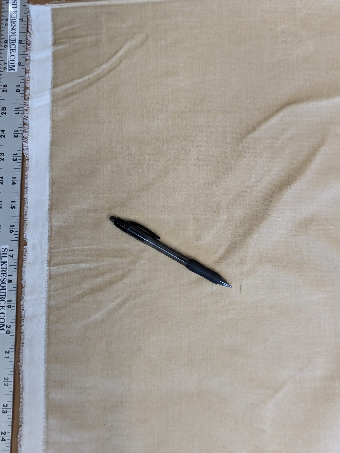 0.8Y Scalamandre Folio Bisque Superb Silk Velvet With Cuddly Silk Pile Yet Durable! brown MSRP USD 566/y Minor defects