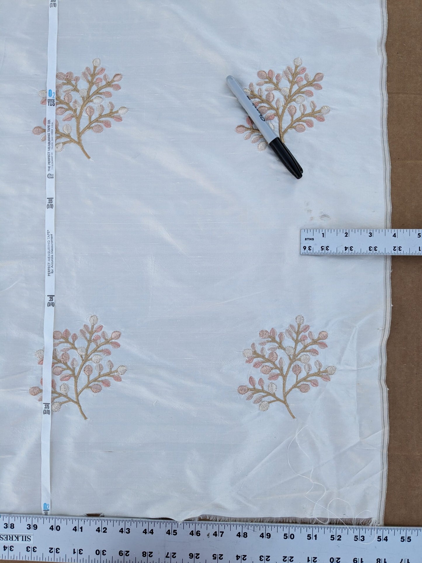 2.5Y Kravet Silk Dupioni Embroidery White Pink Sprig MSRP USD 100+/Y Minor defects
