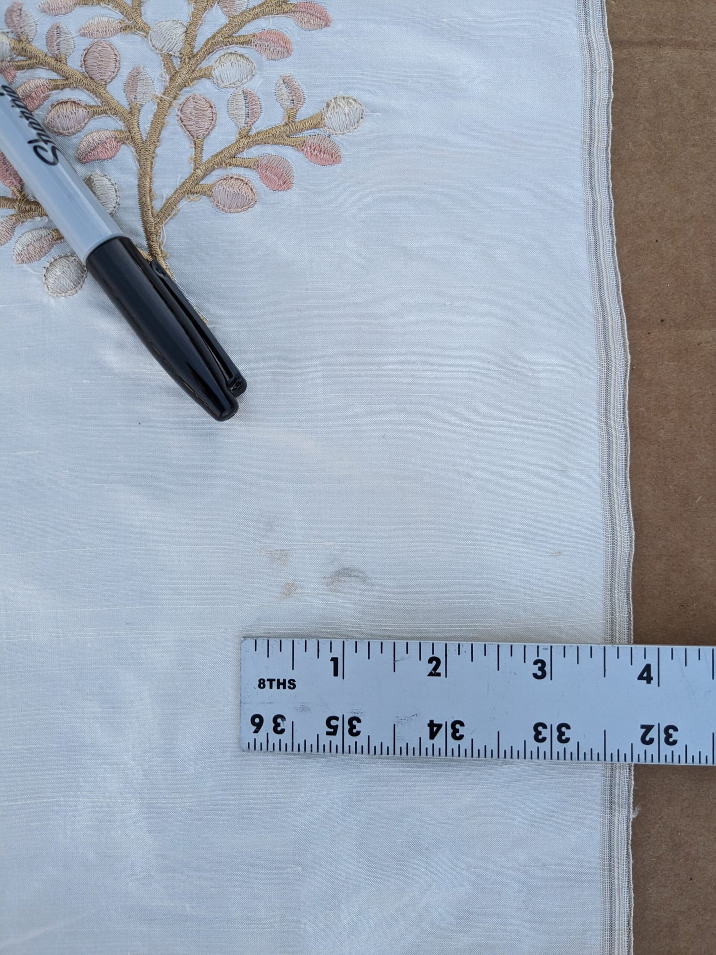 2.5Y Kravet Silk Dupioni Embroidery White Pink Sprig MSRP USD 100+/Y Minor defects