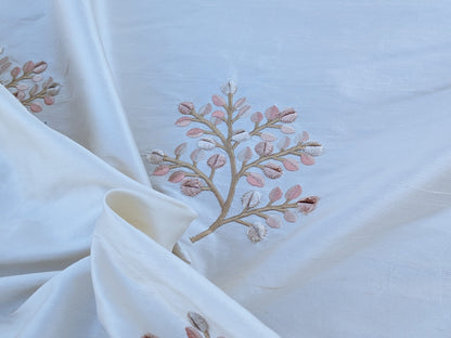 2.5Y Kravet Silk Dupioni Embroidery White Pink Sprig MSRP USD 100+/Y Minor defects