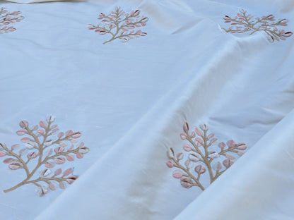 2.5Y Kravet Silk Dupioni Embroidery White Pink Sprig MSRP USD 100+/Y Minor defects