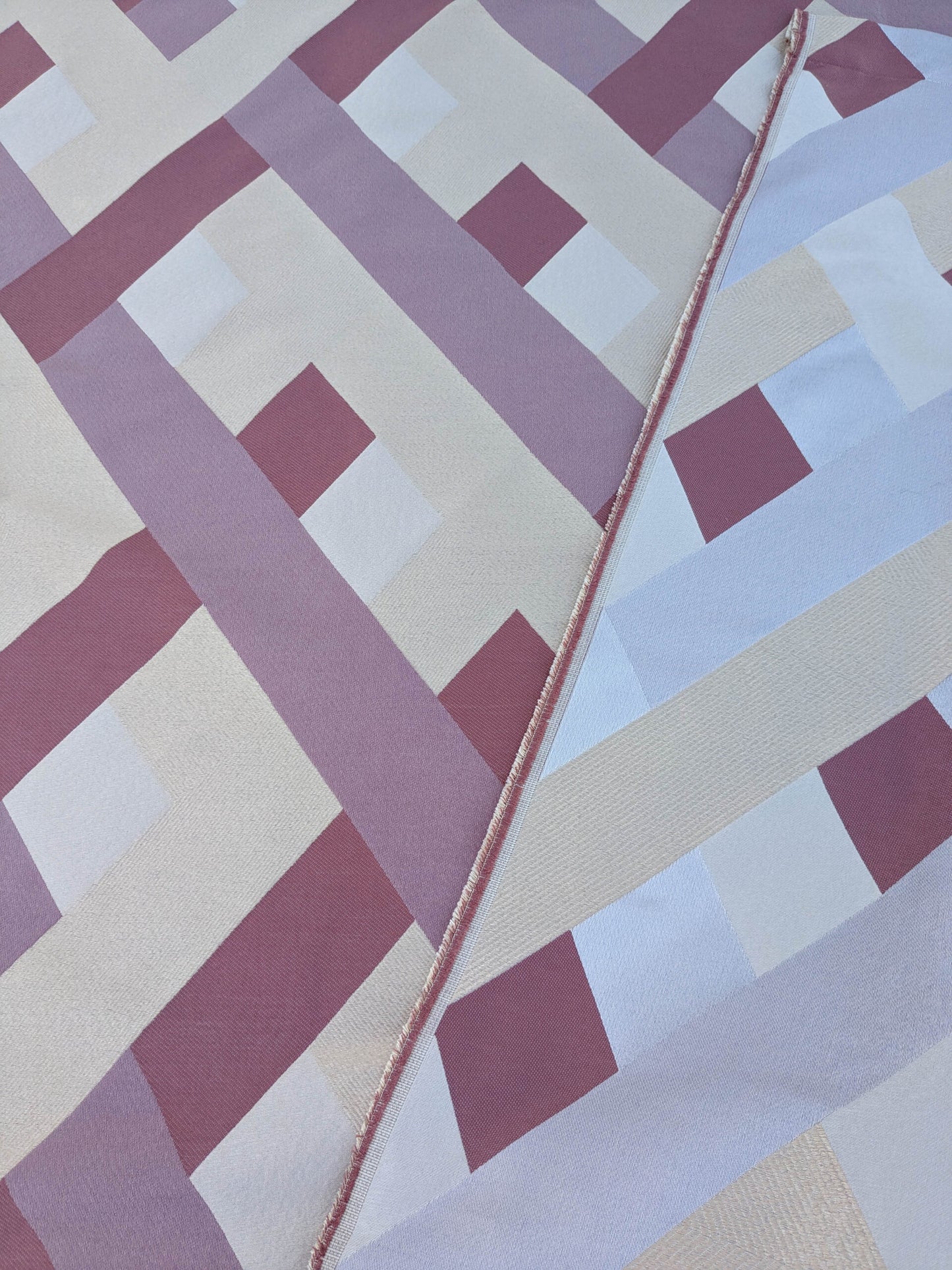 15 EV35 Length 2.8y Lelievre Scala M1 Poudre White Yellow Diamond Geometric Jacquard MSRP USD 500+/y