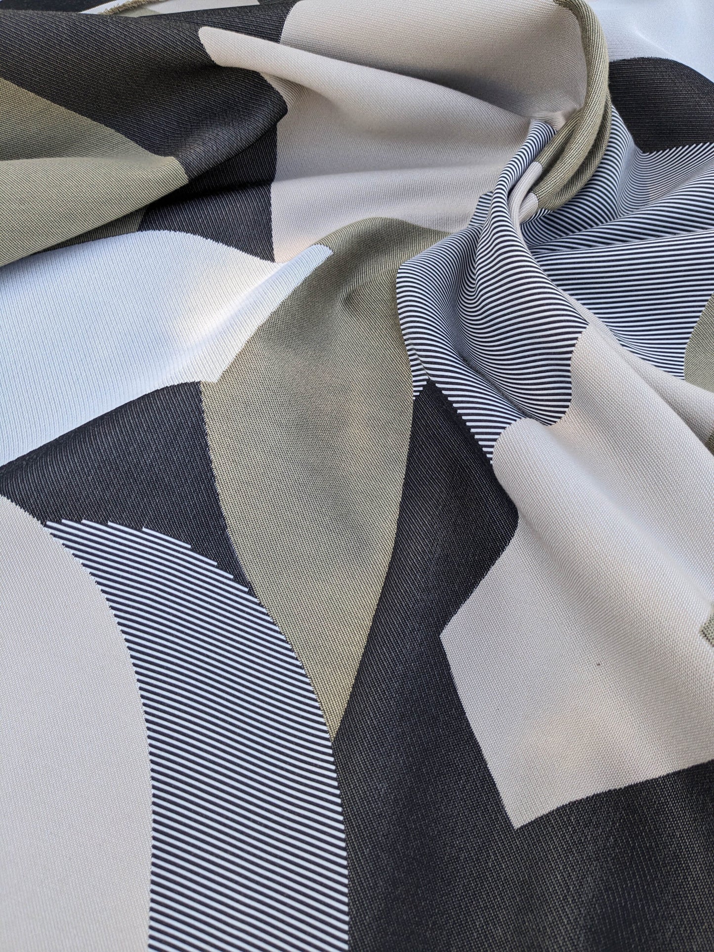 17 EV35 Length 1.4y Lelievre Paris Allure M1 Evening Black Brown White Beige Large Jacquard Abstract Graphic MSRP USD574/y