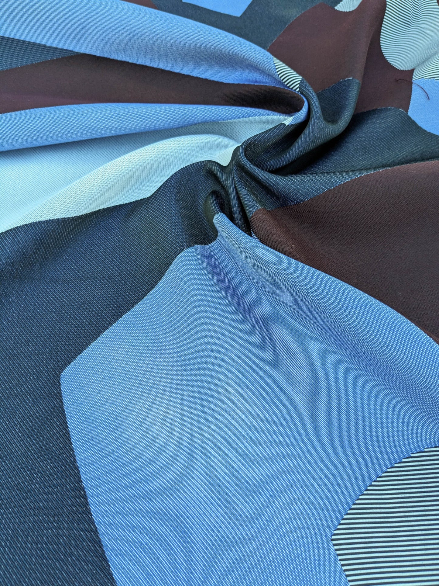 19 EV35 Length 1.4y Lelievre Paris Allure M1 Casual Blue Red White Large Jacquard Abstract Graphic MSRP USD574/y