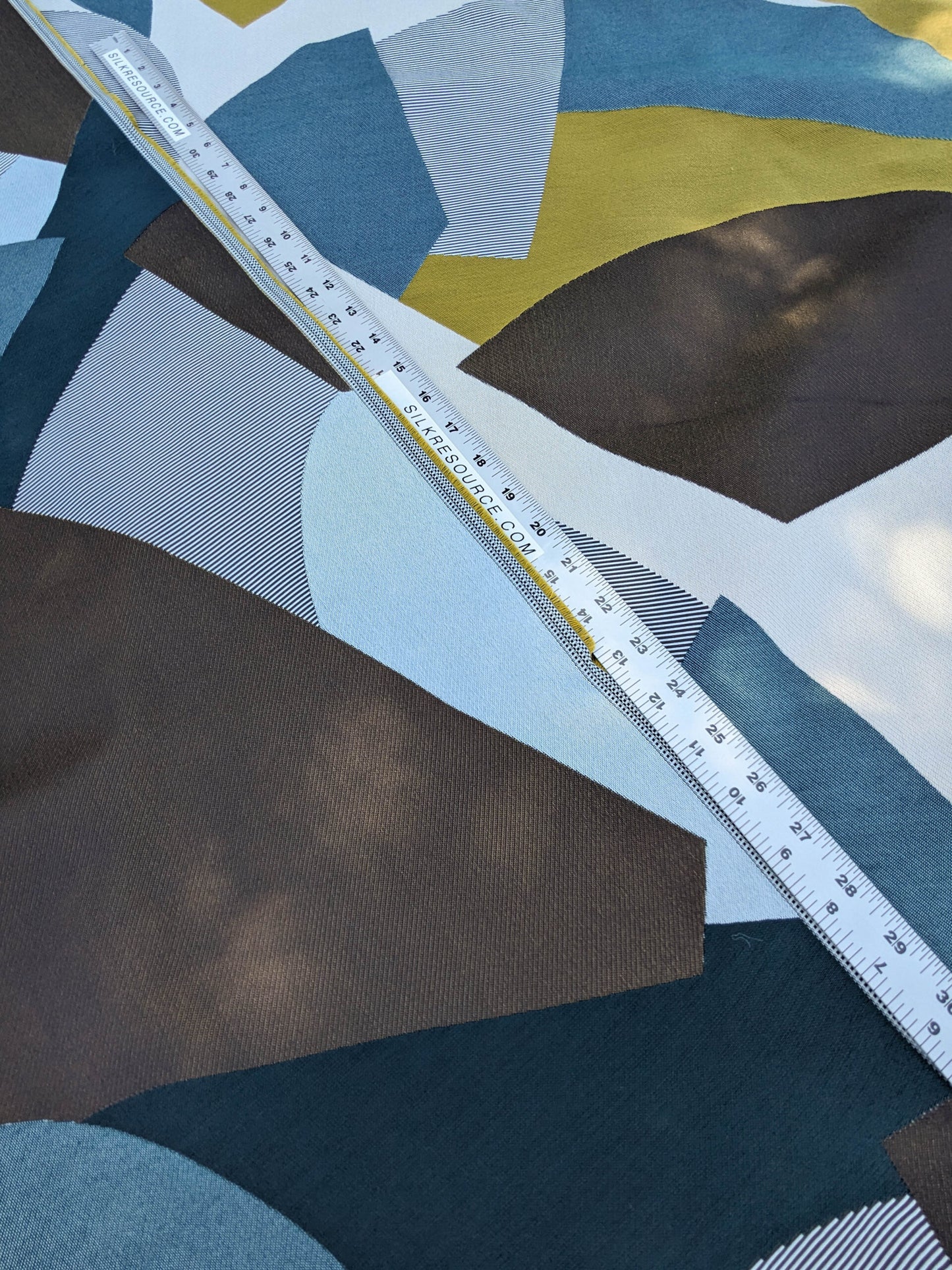 20 EV35 Length 1.4y Lelievre Paris Allure M1 Sport Blue Yellow White Large Jacquard Abstract Graphic MSRP USD574/y