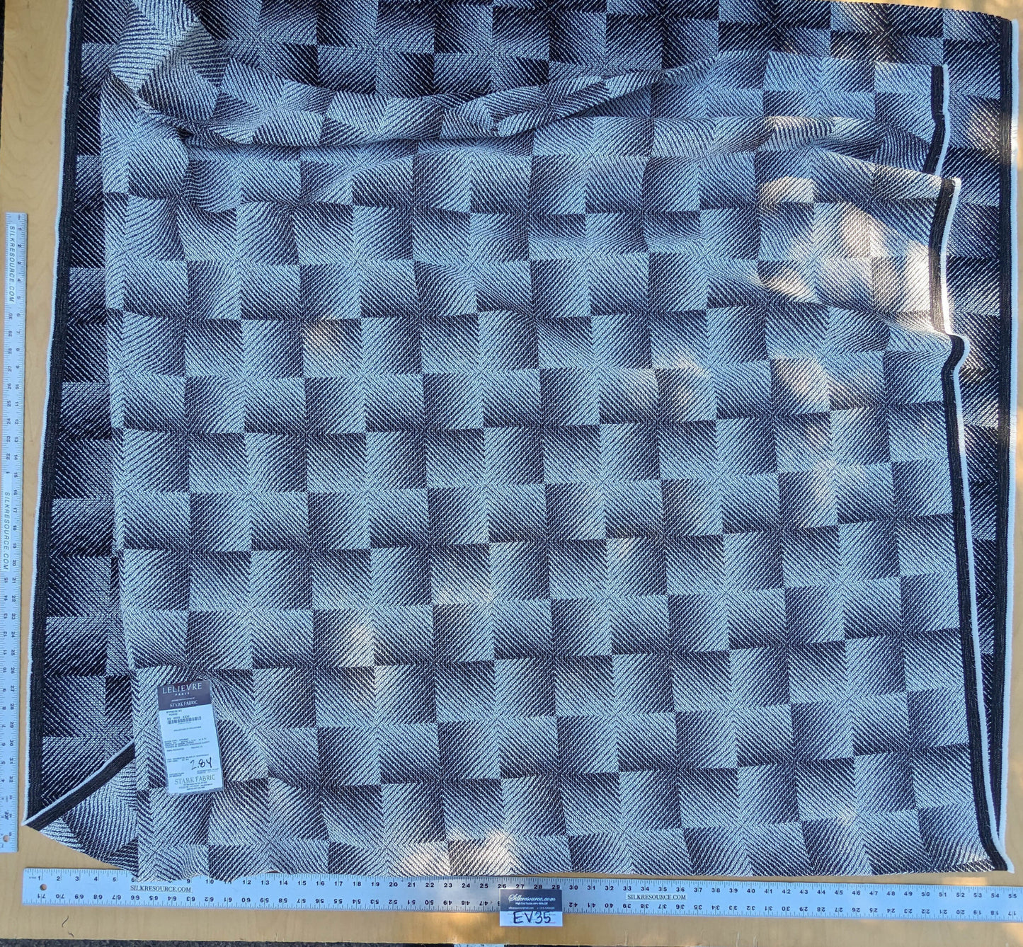 22 EV35 Length 2.8y Lelievre Hypnose M1 Poivre Black White Texture Plain Plaid Square MSRP USD 400+/y