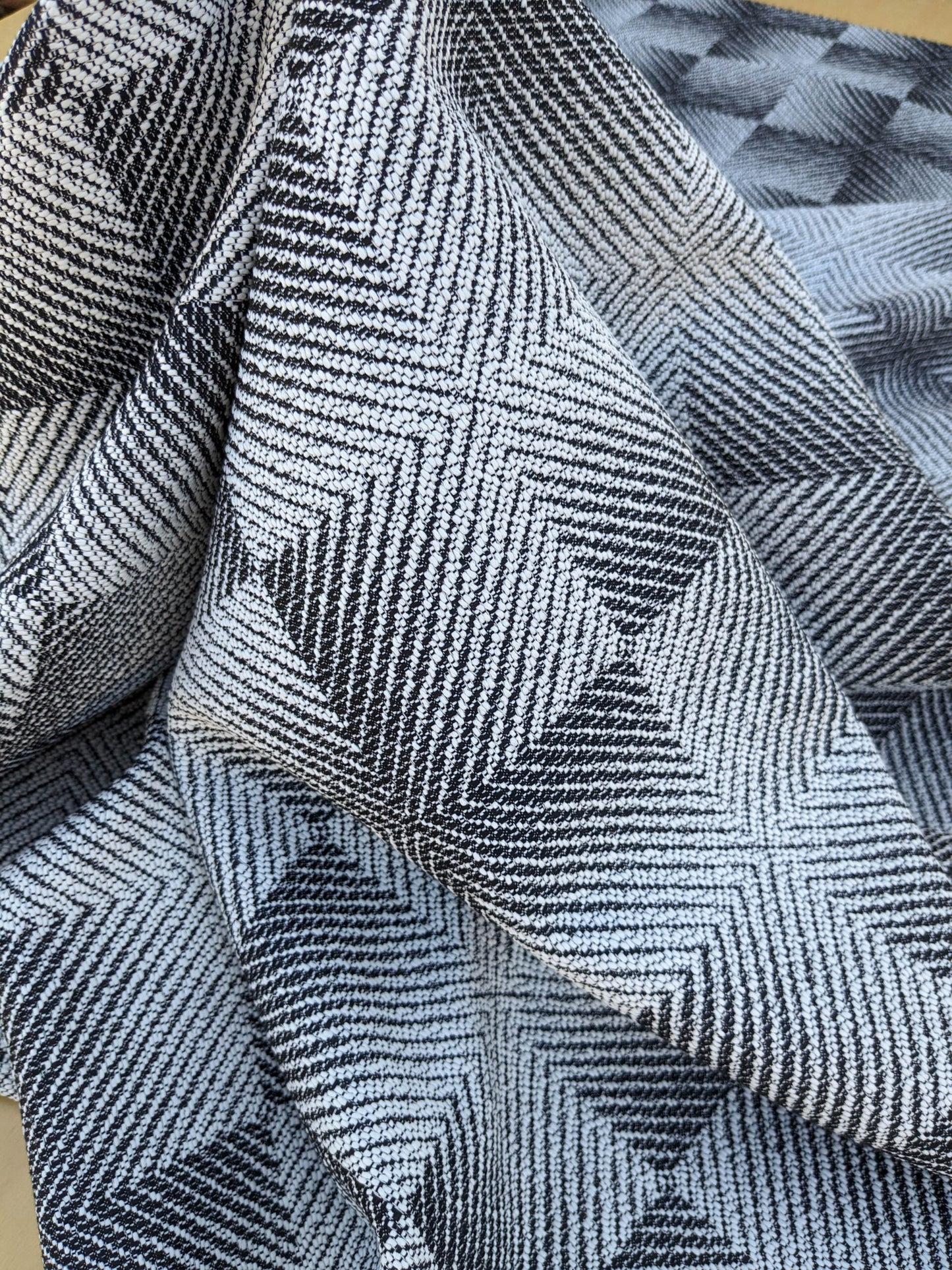 22 EV35 Length 2.8y Lelievre Hypnose M1 Poivre Black White Texture Plain Plaid Square MSRP USD 400+/y