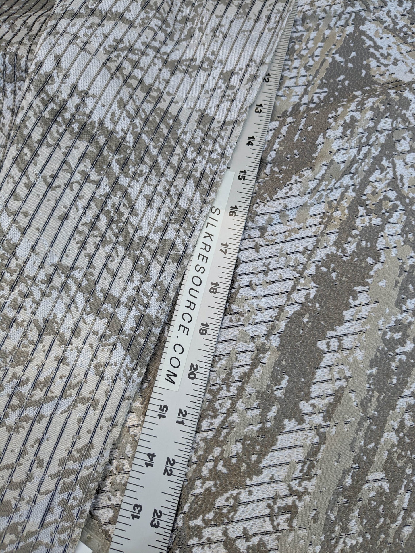 26 EV35 Length 1.5y Old World Weavers Chiron Cosmic Dust Beige Silver White  Jacquard Velvet Chevron Herringbone MSRP USD 500+/y