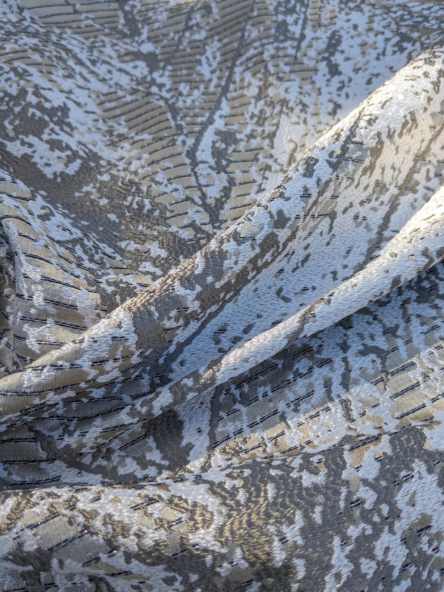 26 EV35 Length 1.5y Old World Weavers Chiron Cosmic Dust Beige Silver White  Jacquard Velvet Chevron Herringbone MSRP USD 500+/y