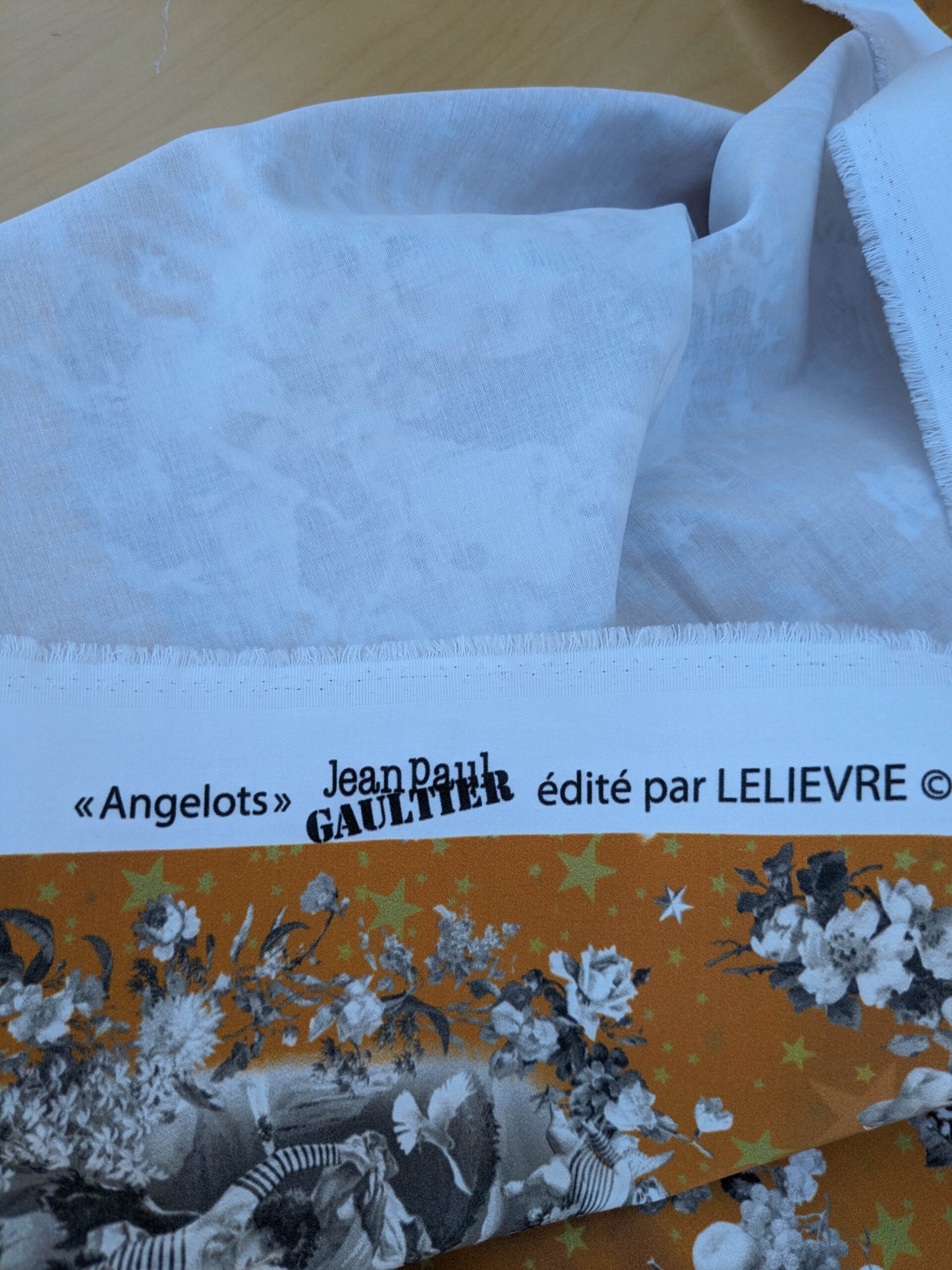 46 EV35 Length 1.4y Jean Paul Gaultier Angelots Terre Orange White Floral Landscape Medallion MSRP USD 506/y