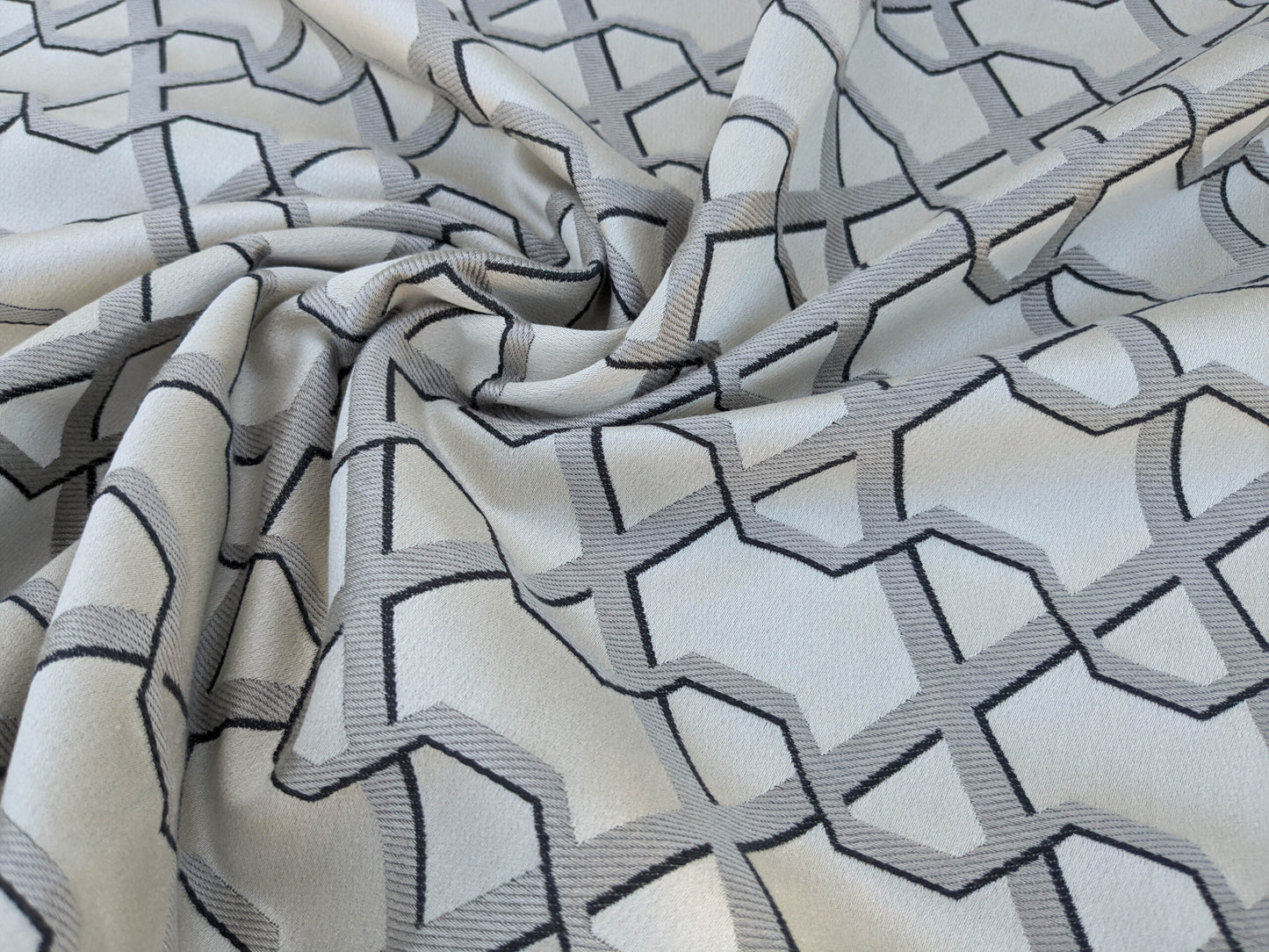 47 EV35 Length 2.8y Lelievre Ribon Argent Black Beige Jacquard Diamond Ogee Fretwork Lattice Large Jacquard MSRP USD 300+/y