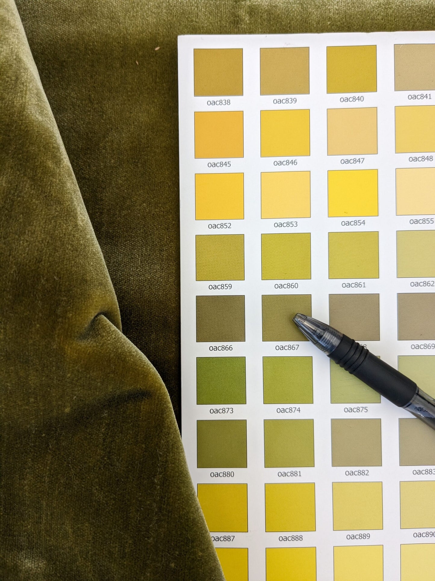 Scalamandre King Olive Green Silk Plain MSRP USD 1,092/y