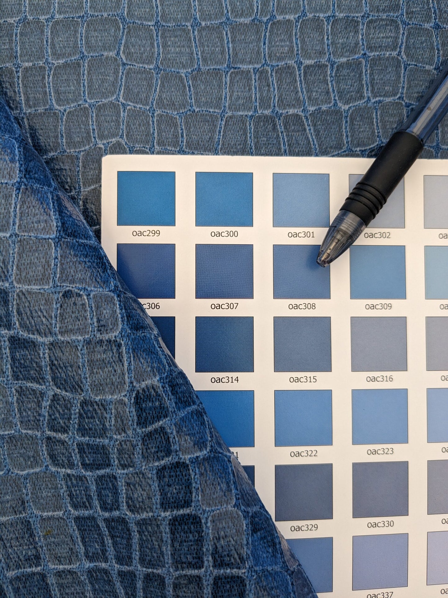 Scalamandre Gator Periwinkle Blue Viscose Blend Small Scale MSRP $210/y