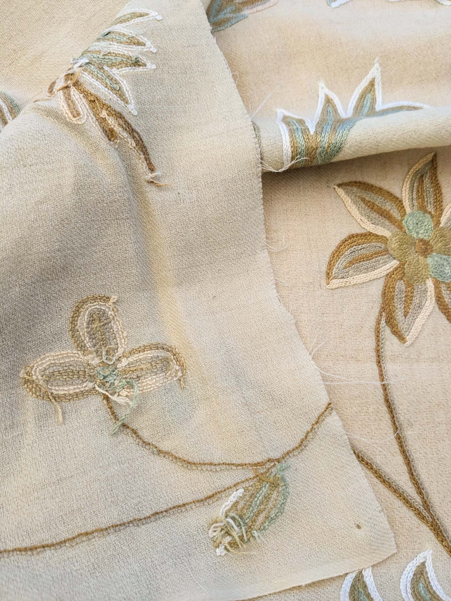 Scalamandre Sindia Wool Celadon Ivory Beige Floral Botanical Embroidery MSRP USD 492/y