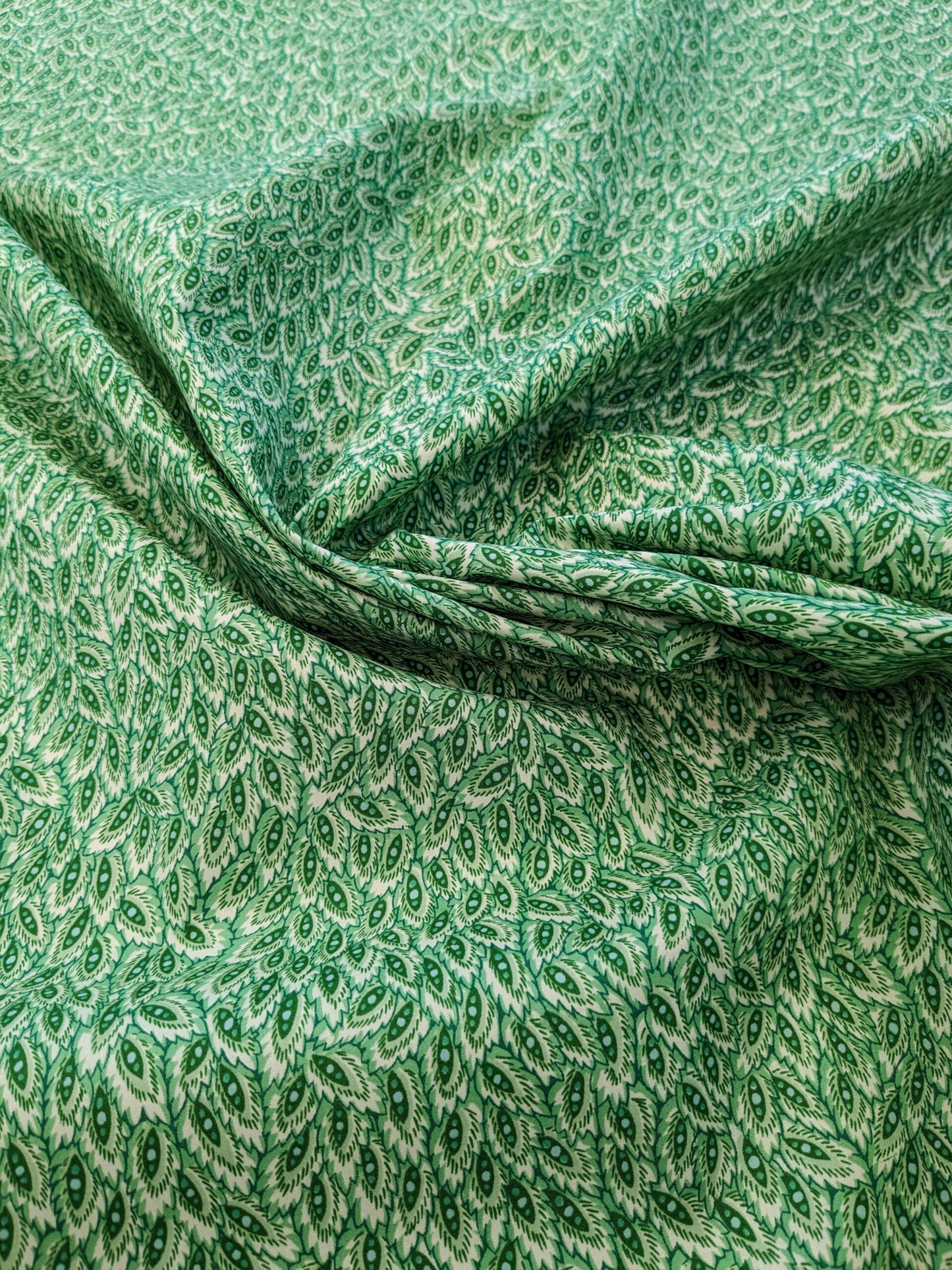 Scalamandre Les Feuilles Print Green Animal Skin Bird Feather MSRP USD 200+/y