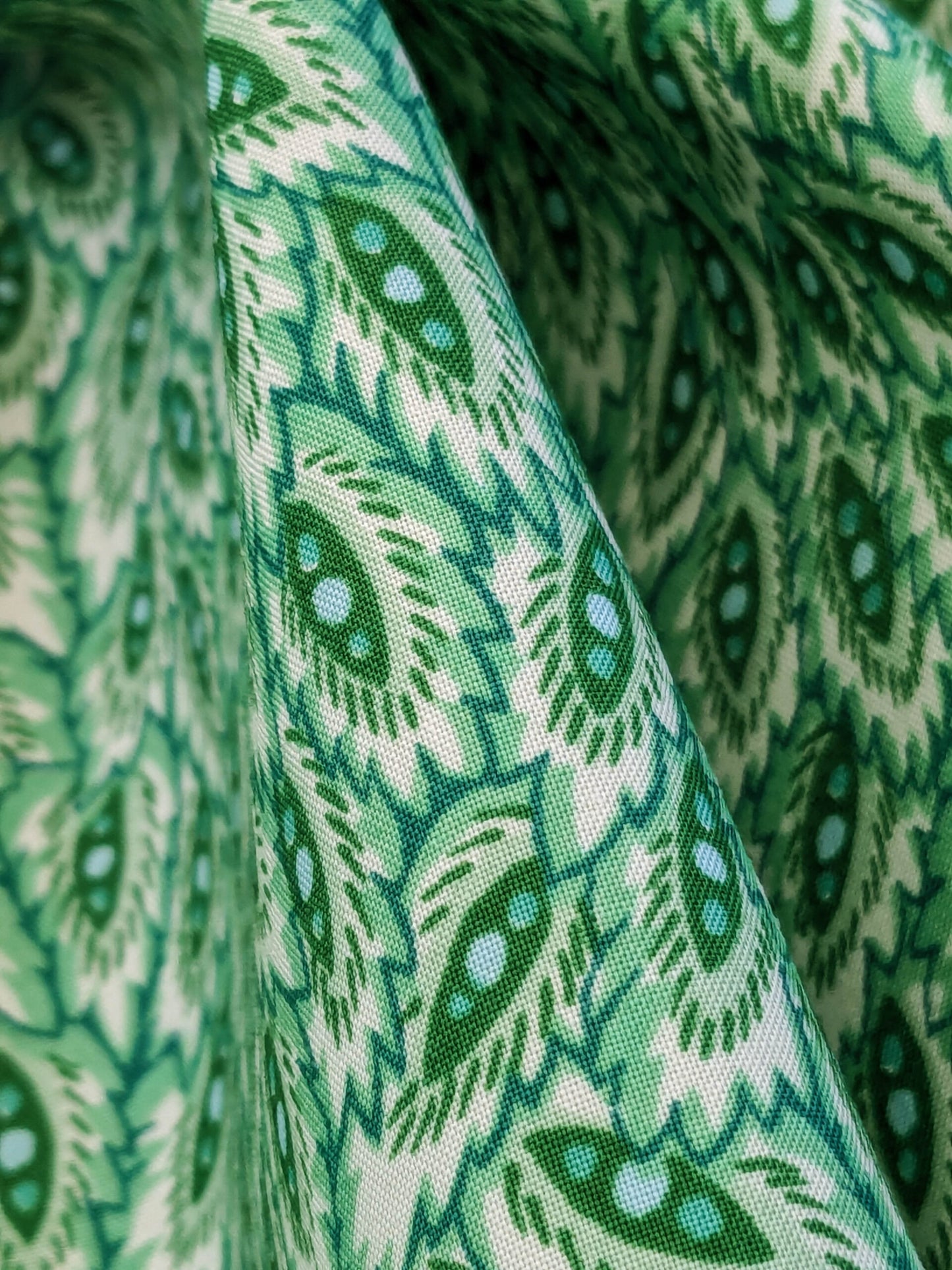 Scalamandre Les Feuilles Print Green Animal Skin Bird Feather MSRP USD 200+/y