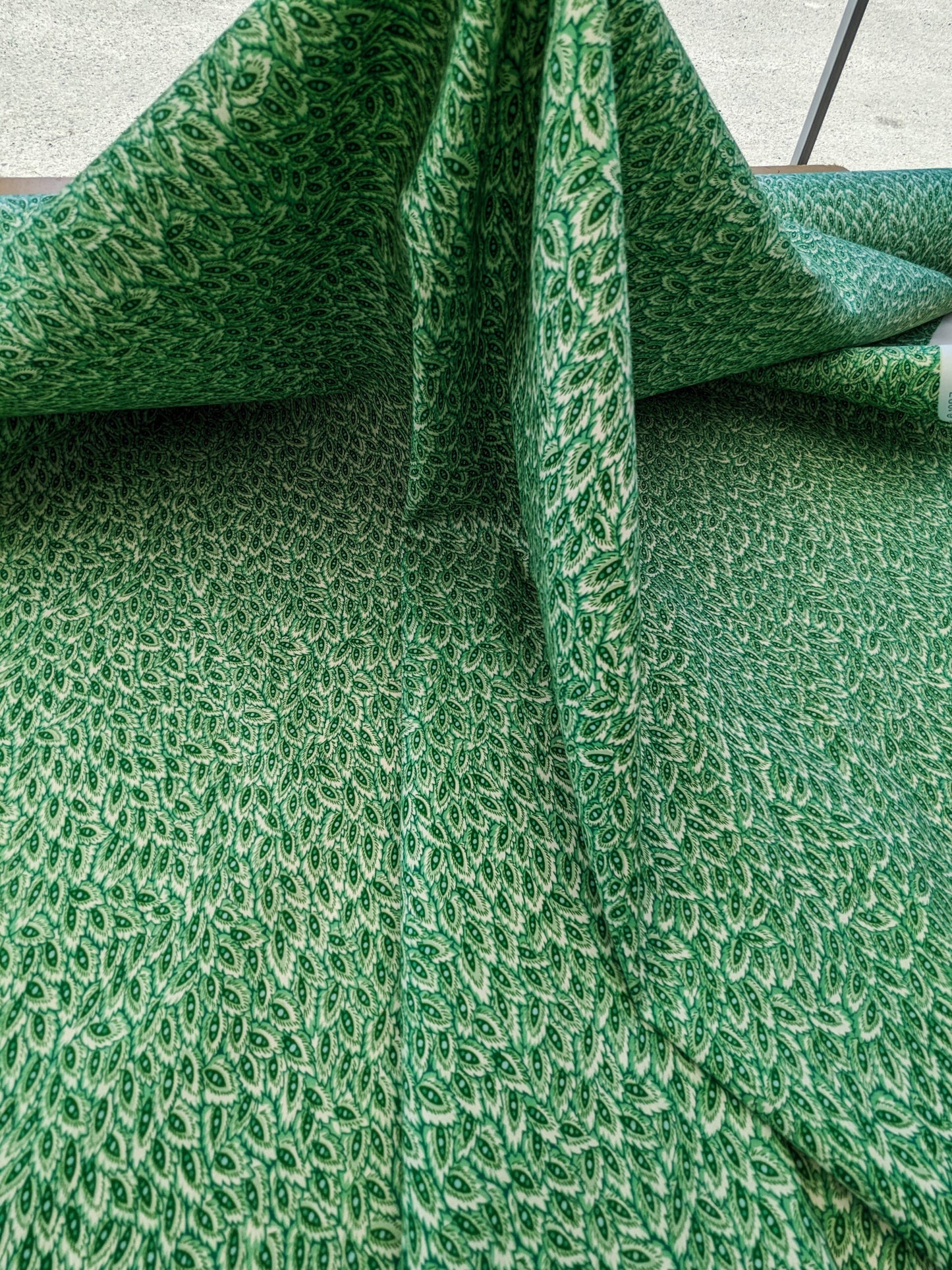 Scalamandre Les Feuilles Print Green Animal Skin Bird Feather MSRP USD 200+/y