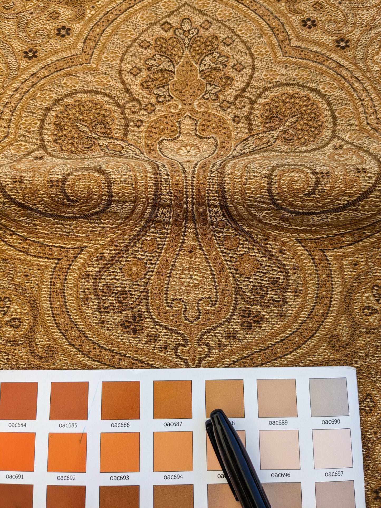 Scalamandre Solaine Topaz Brown Paisley Medallion MSRP USD 184/y