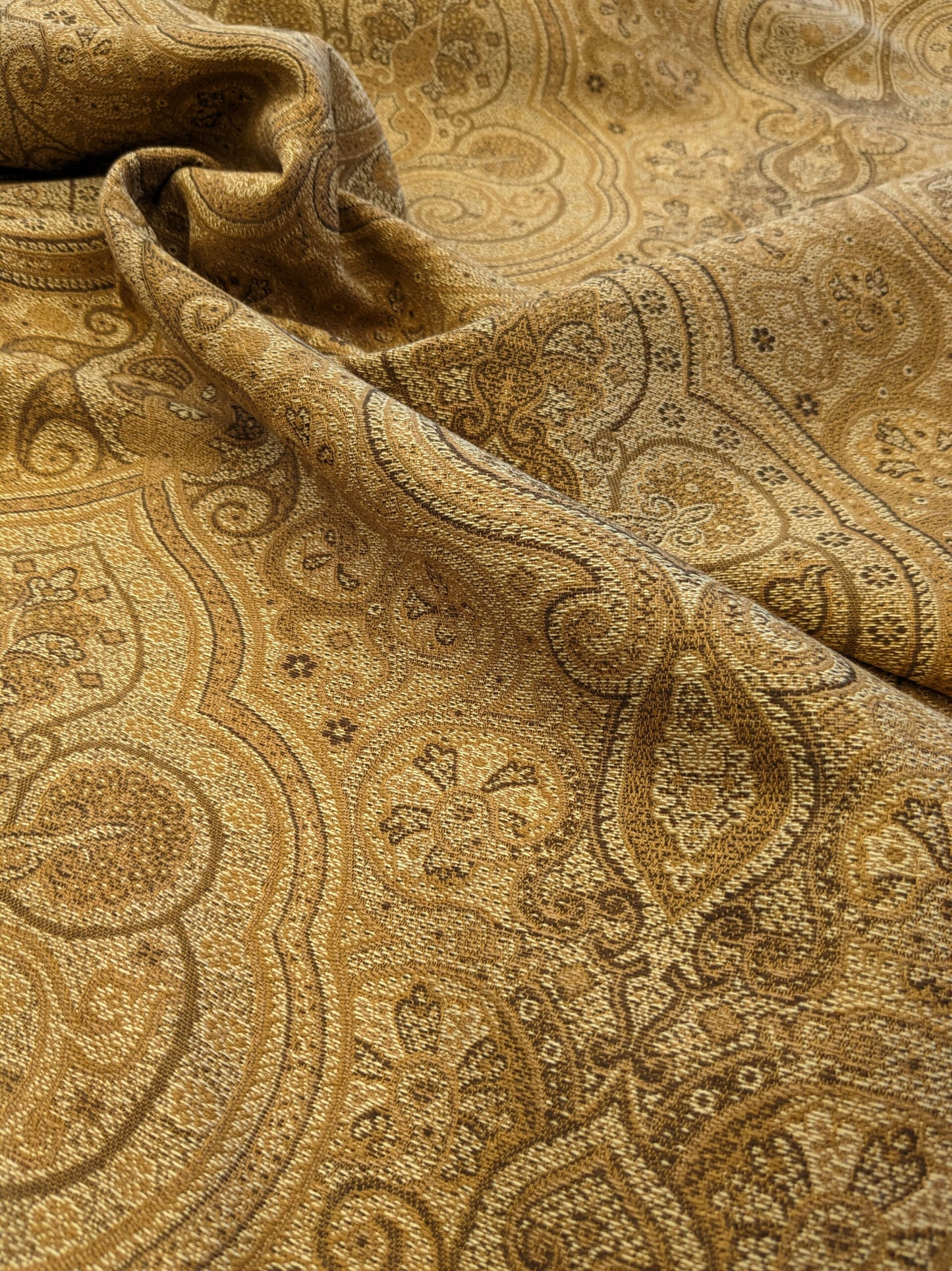 Scalamandre Solaine Topaz Brown Paisley Medallion MSRP USD 184/y