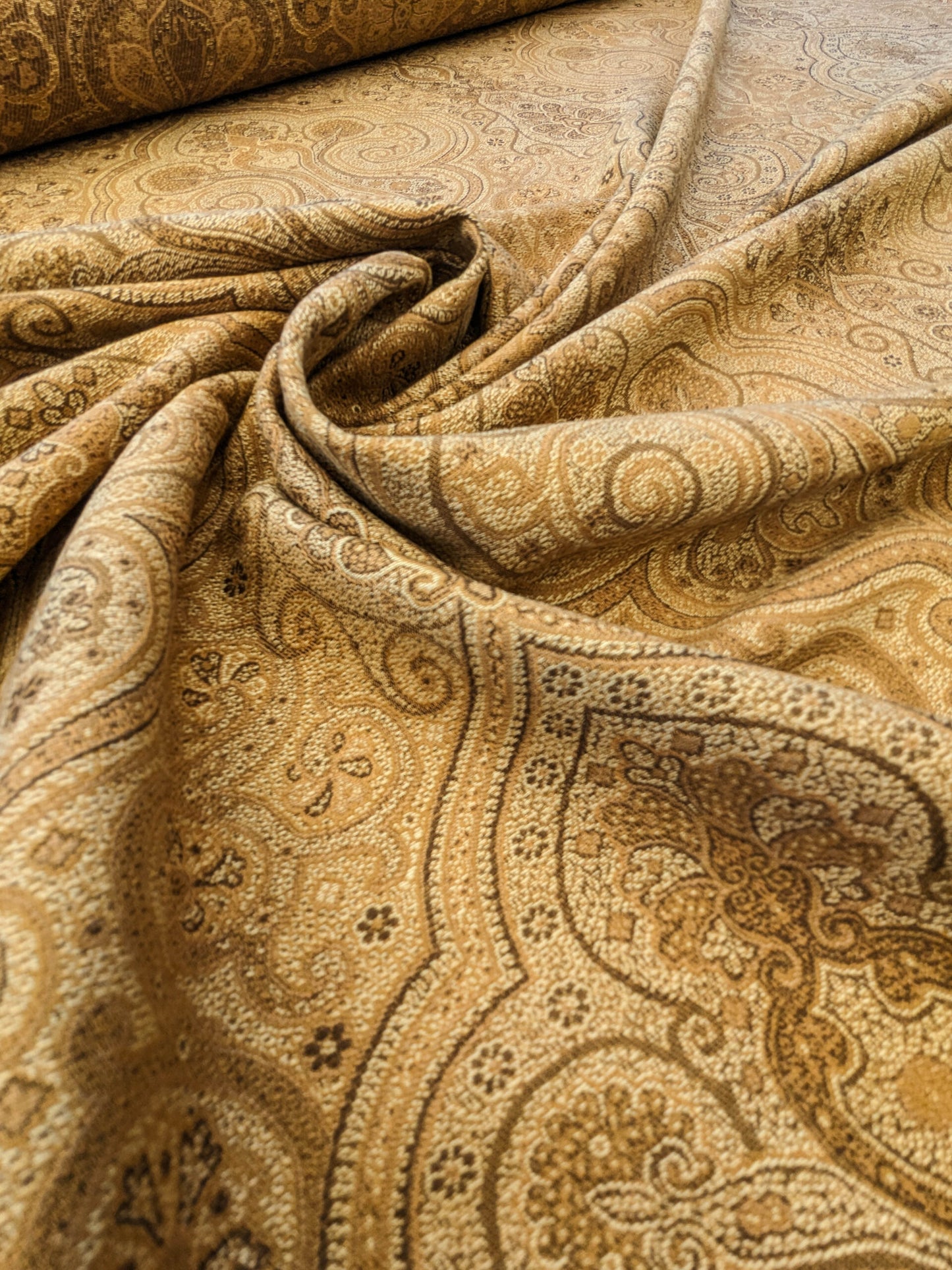 Scalamandre Solaine Topaz Brown Paisley Medallion MSRP USD 184/y