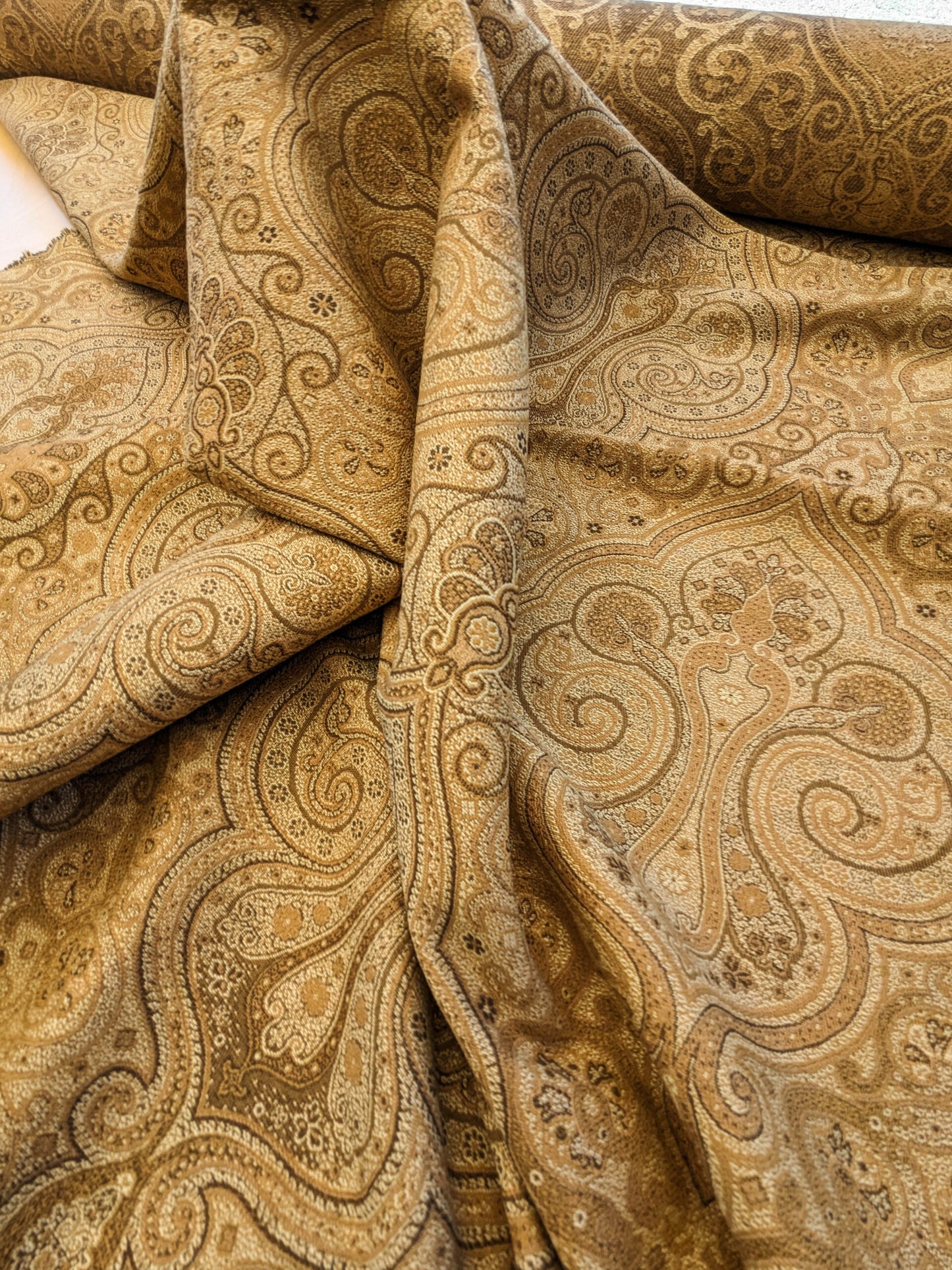 Scalamandre Solaine Topaz Brown Paisley Medallion MSRP USD 184/y