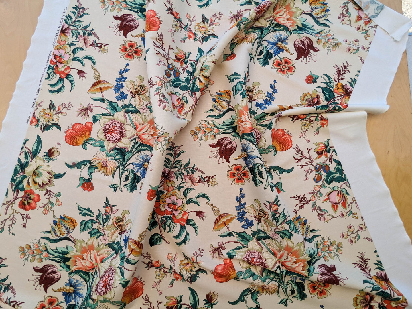 Scalamandre Les Fleurs Mystereiuses Cream Beige Floral Botanical Foliage MSRP USD 784/y