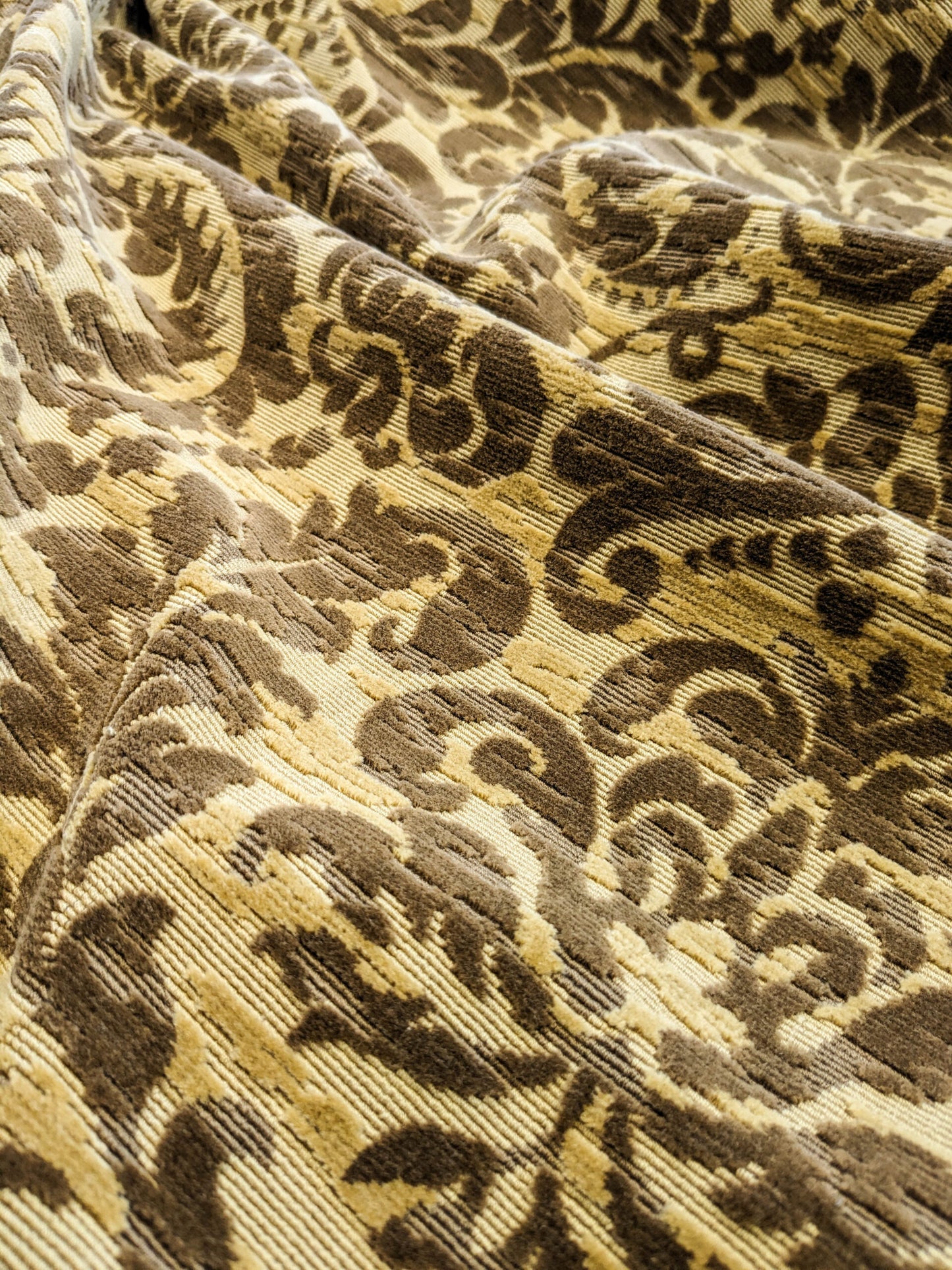 Scalamandre Vendome Camel Brown Cut Velvet Brown Gold Florentine Renaissance Damask MSRP USD292/y