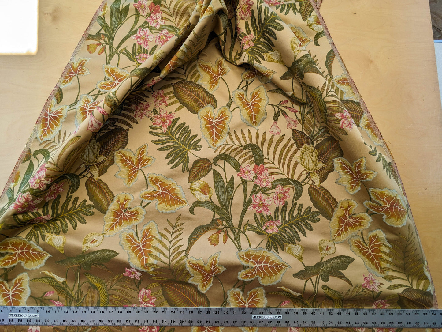 Scalamandre Vizcaya Multi/Cream Beige Cream Red Floral Botanical Foliage MSRP USD 340/y