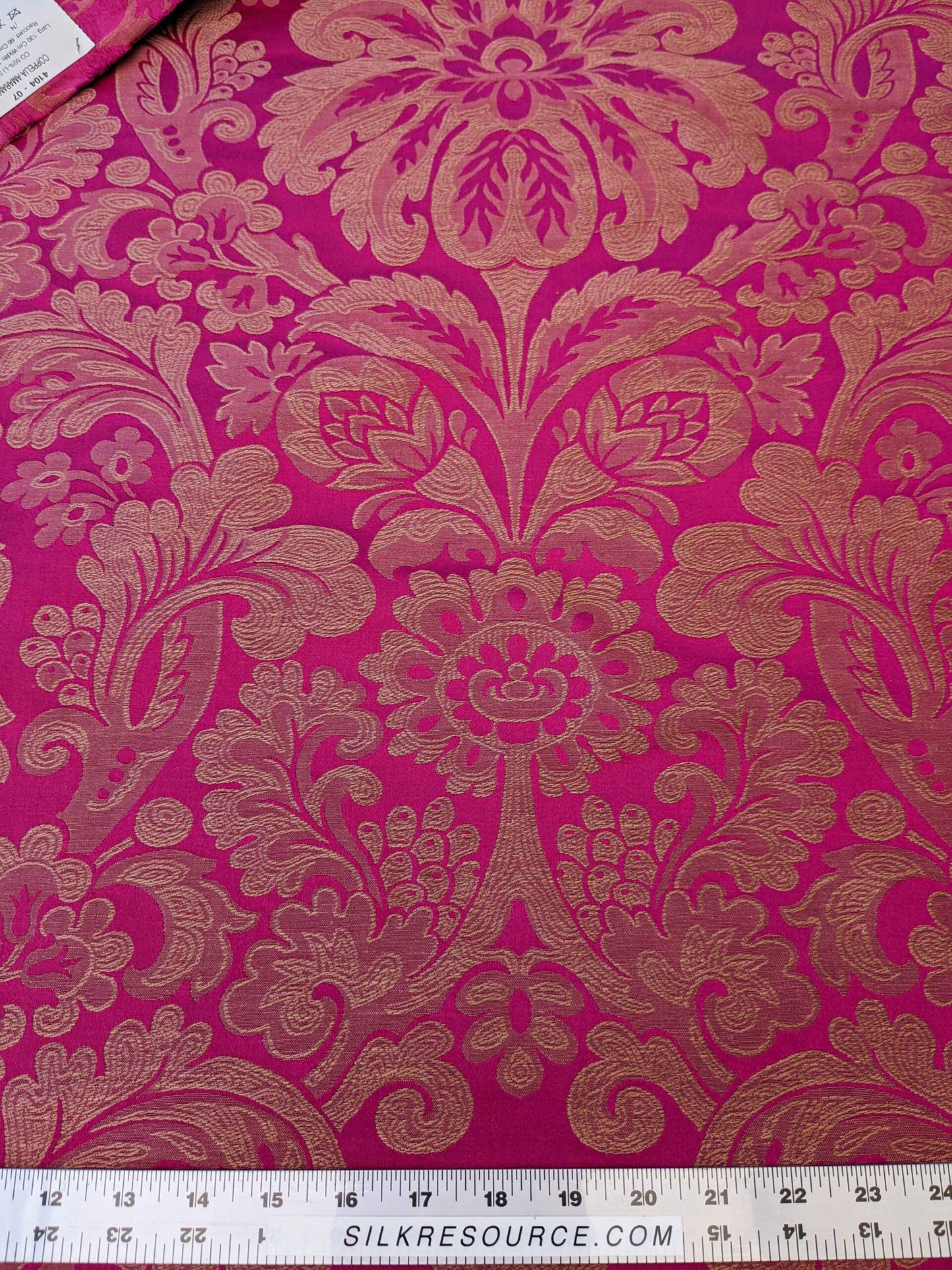 1Y+ Lelievre Paris Coppelia Amarante Cotton Linen Pink Damask Cotton Linen Medallion Renaissance