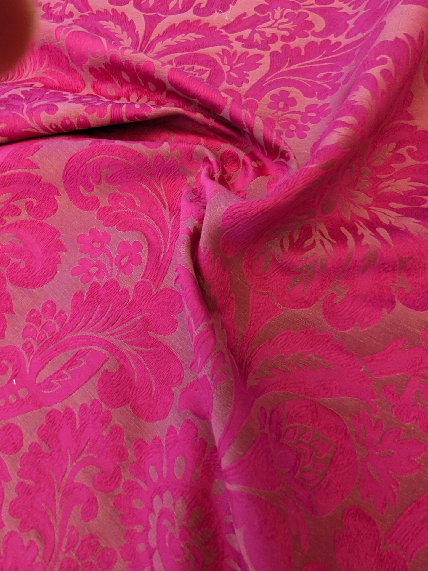 1Y+ Lelievre Paris Coppelia Amarante Cotton Linen Pink Damask Cotton Linen Medallion Renaissance