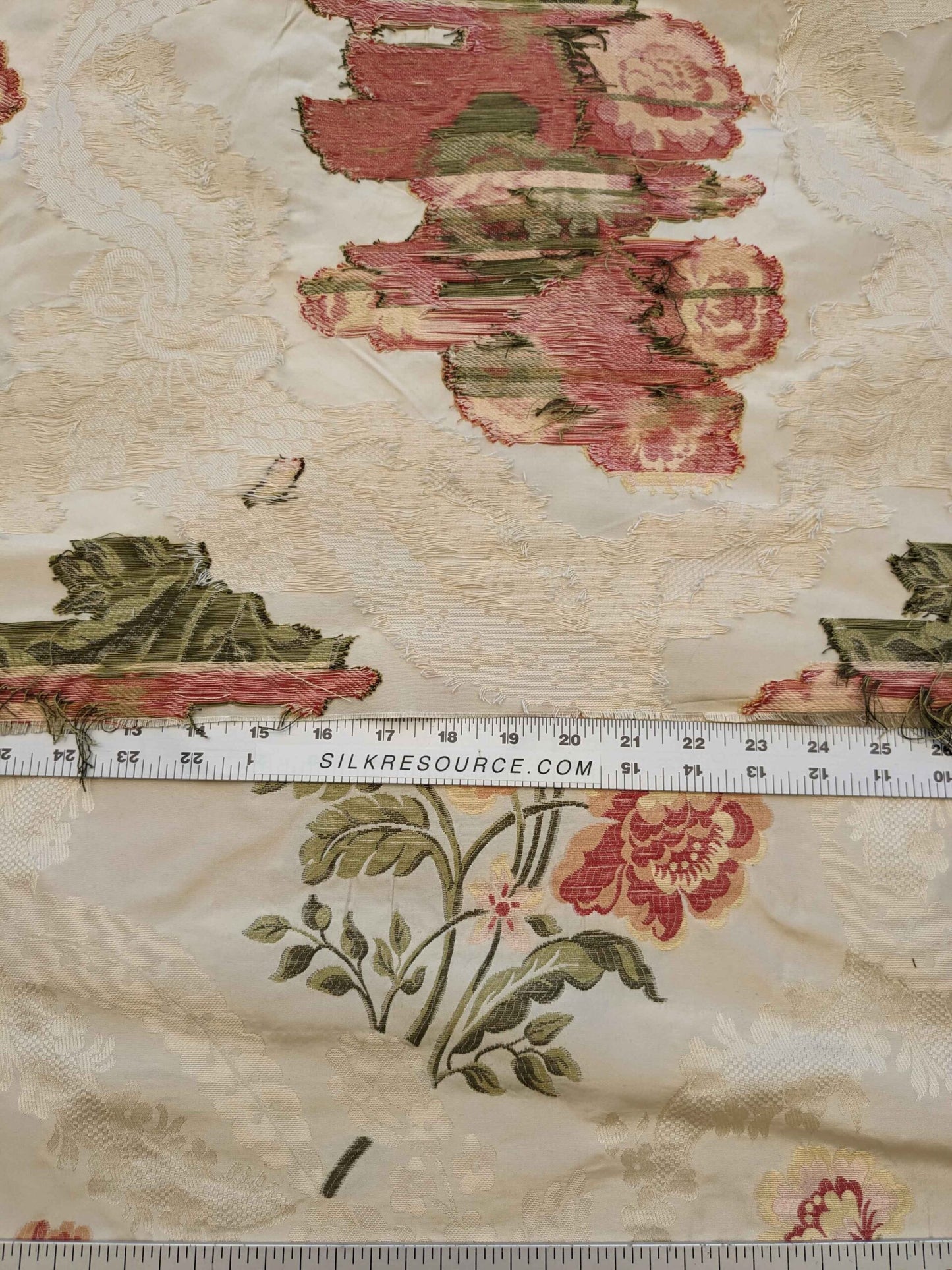3.1yards Scalamandre Old World Weavers Floral Botanical Rose Foliage Cream Beige Green pink fil coupe Upholstery