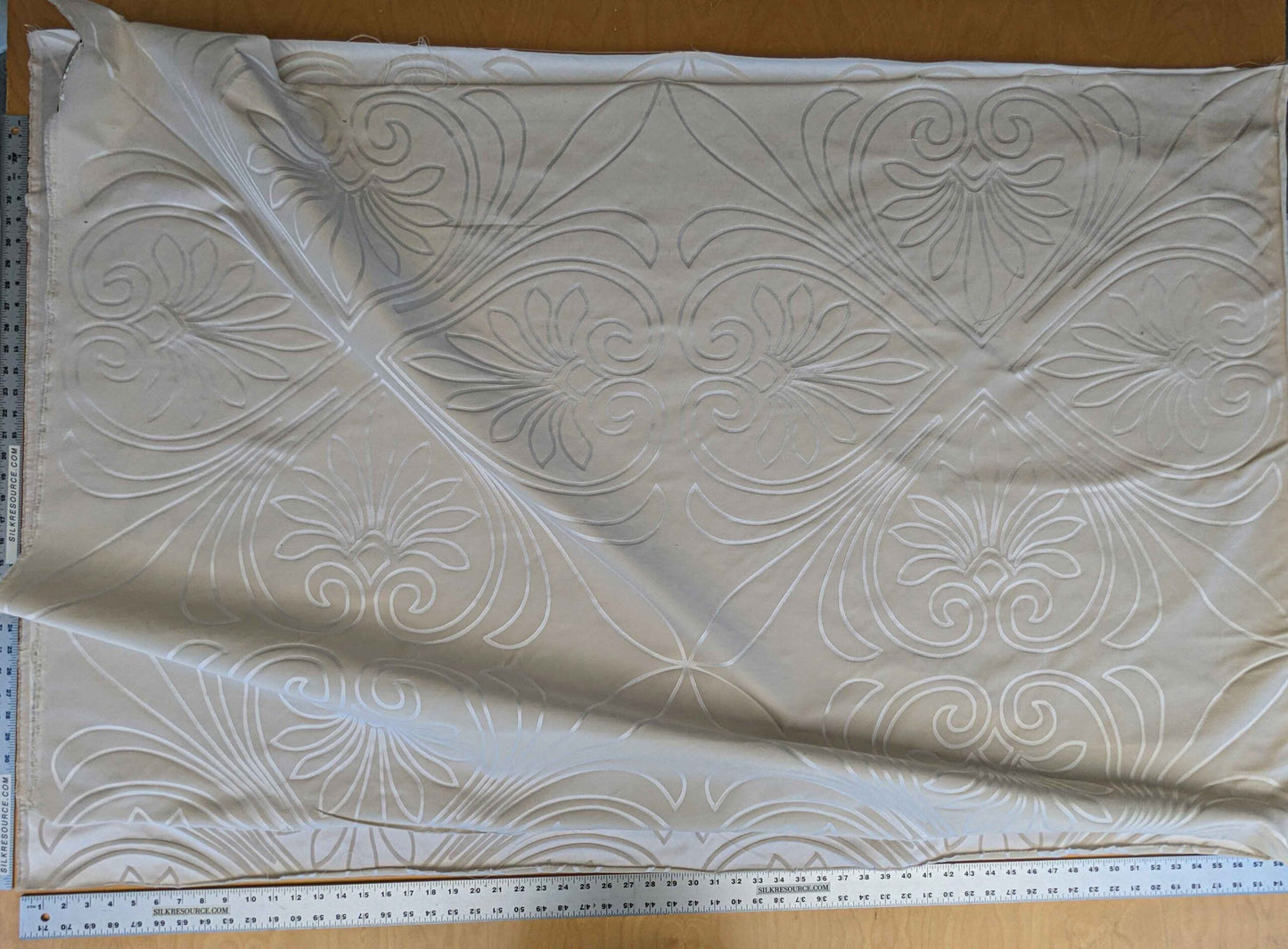 40"Length x 118" Width Lelievre Paris Trefle M1-Ivoire Damask Historic Jacquard Diamond Ogee Graphic White Cream Ivory Polyester