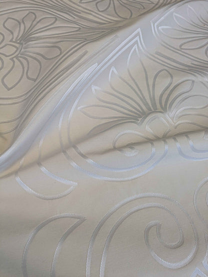 40"Length x 118" Width Lelievre Paris Trefle M1-Ivoire Damask Historic Jacquard Diamond Ogee Graphic White Cream Ivory Polyester