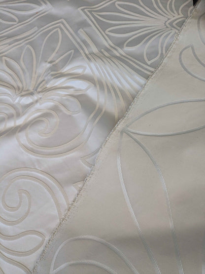 40"Length x 118" Width Lelievre Paris Trefle M1-Ivoire Damask Historic Jacquard Diamond Ogee Graphic White Cream Ivory Polyester