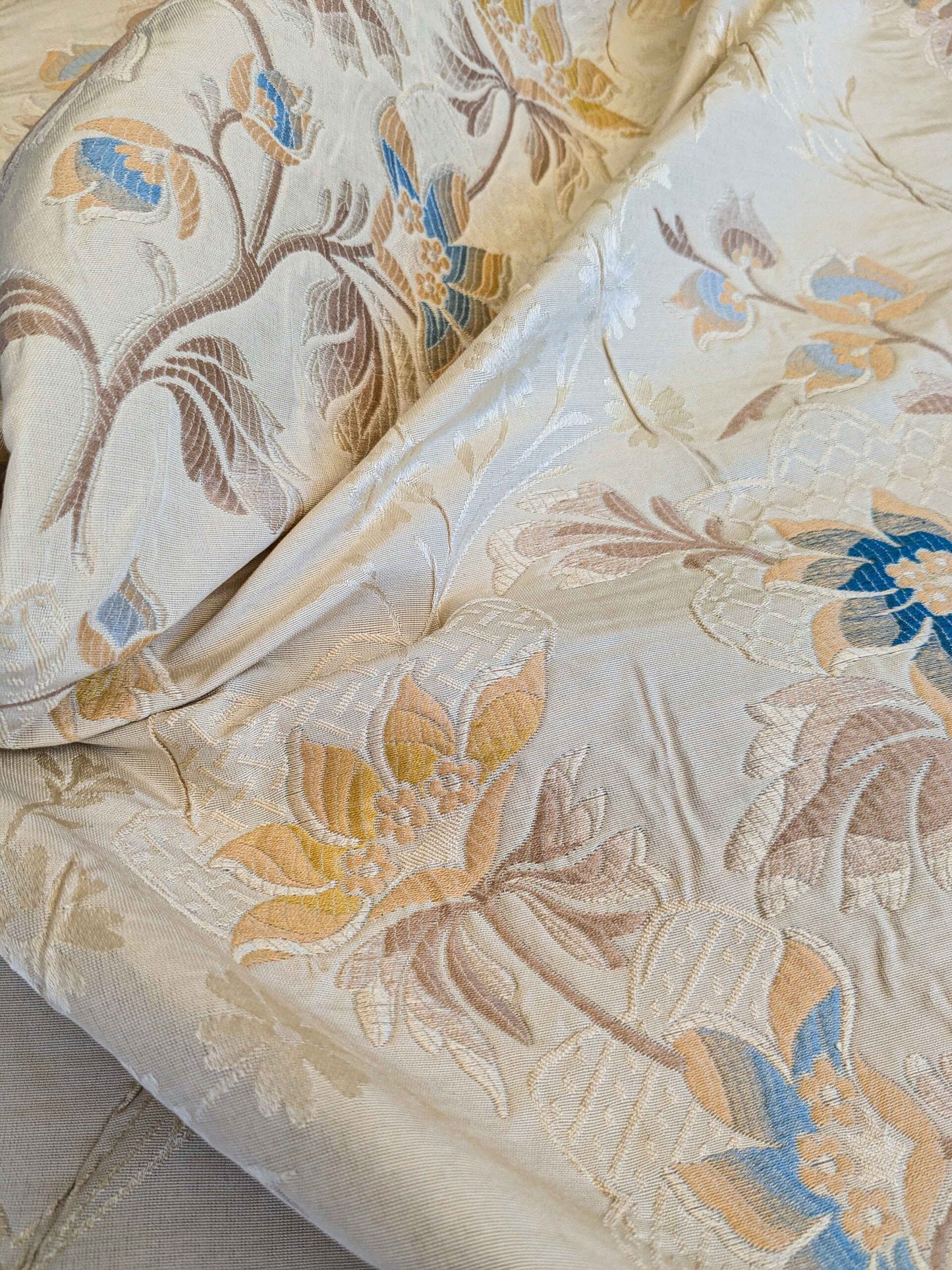 by yard Scalamandre Beige Blue Botanical Brown Grace Rose over Daisy Field Lampas