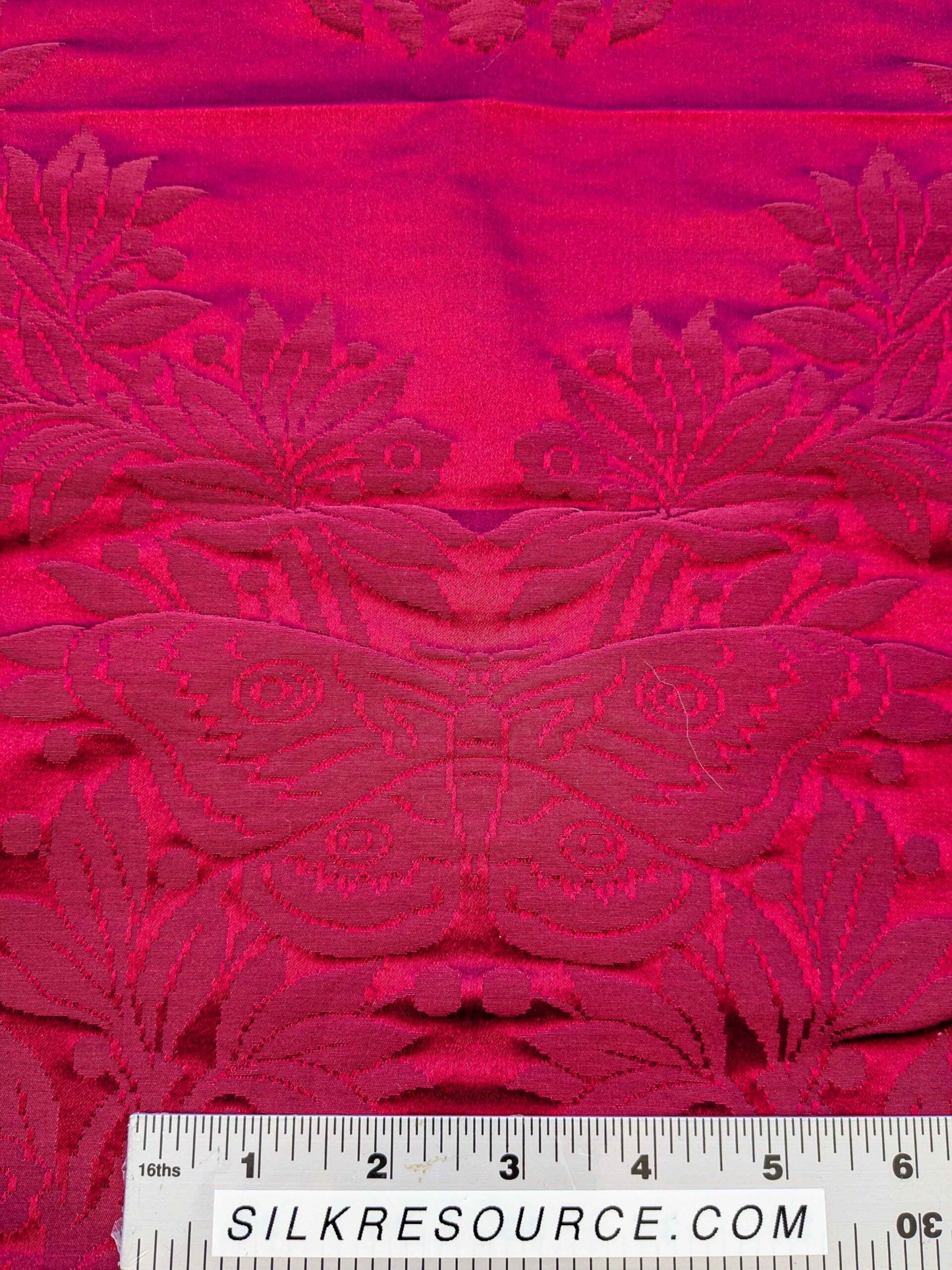 1.9y Tassinari &amp; Chatel Josephine in Cerise Red Silk Damask Medallion Renaissance Neoclassical MSRP USD 1000+/y
