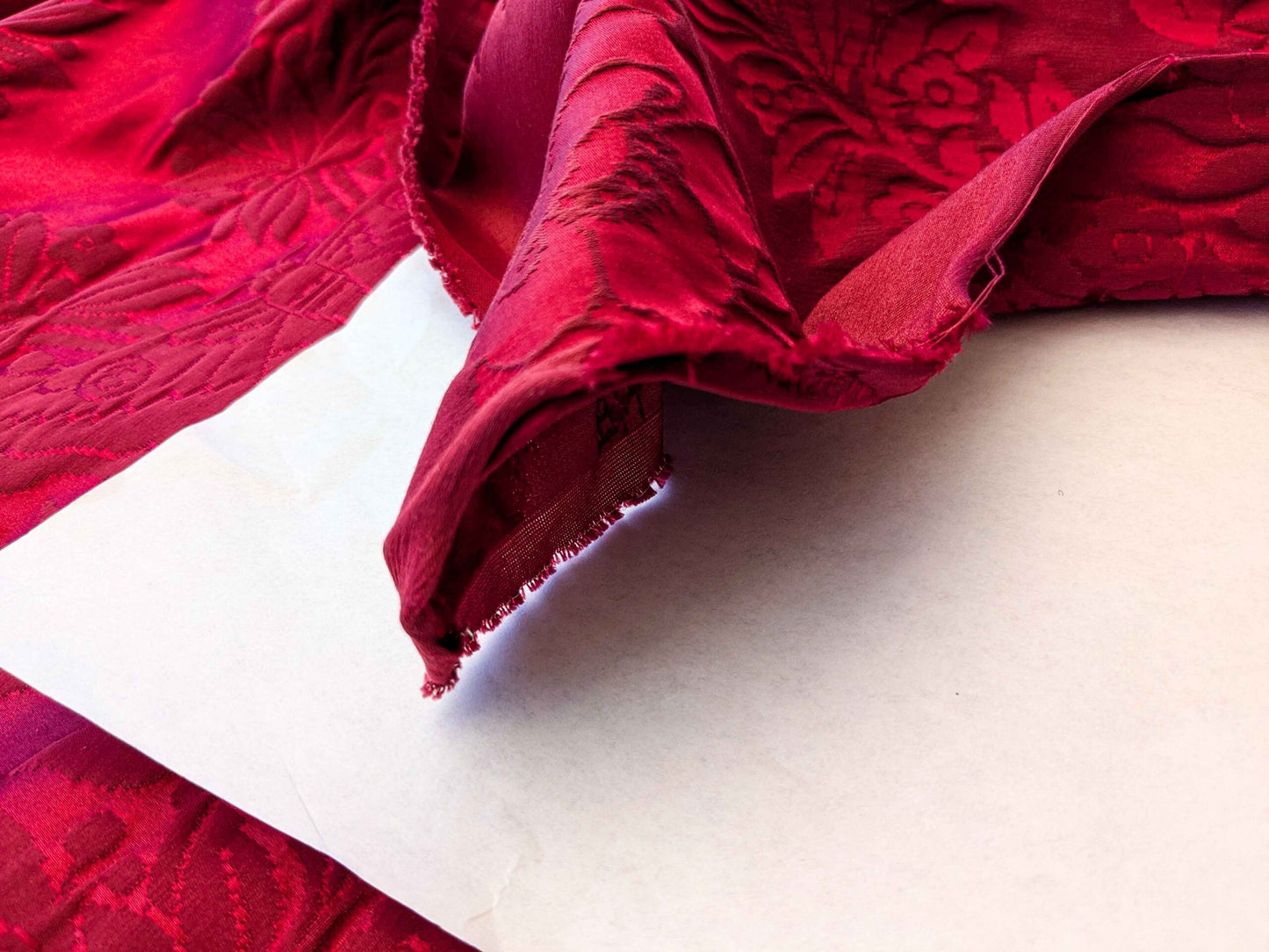 1.9y Tassinari &amp; Chatel Josephine in Cerise Red Silk Damask Medallion Renaissance Neoclassical MSRP USD 1000+/y