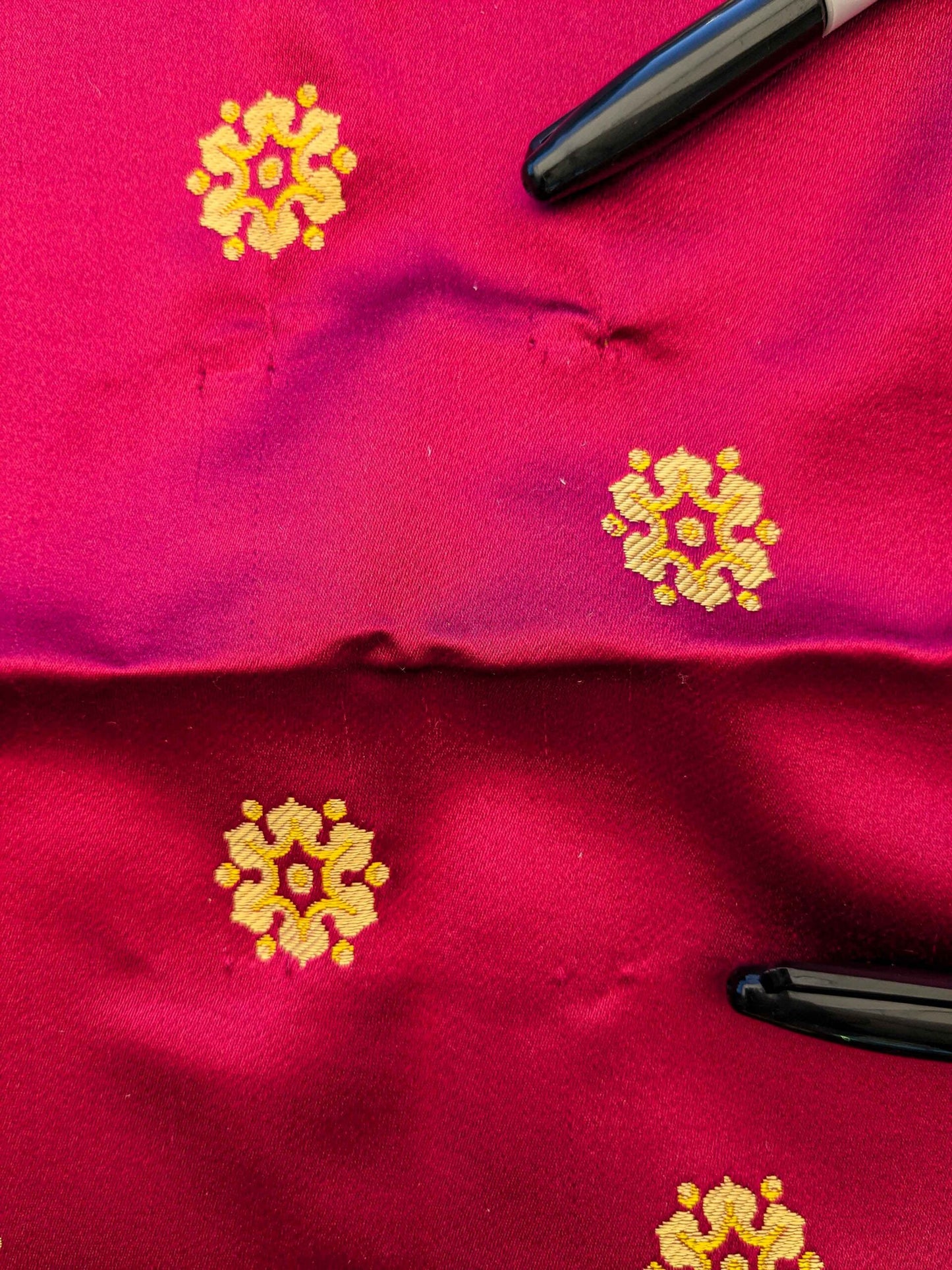 26 EV36 Tassinari and Chatel Davout Seme Rouge Red Gold Silk Botanical Neoclassical 26"x26"