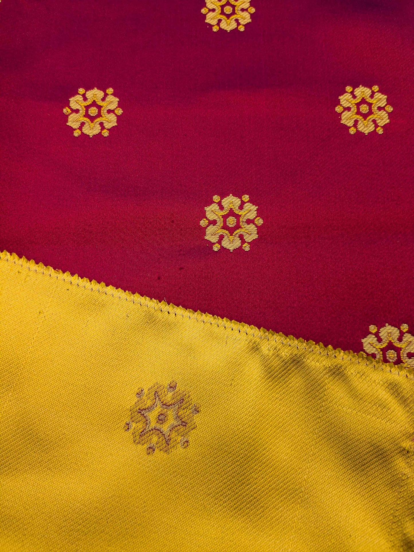 26 EV36 Tassinari and Chatel Davout Seme Rouge Red Gold Silk Botanical Neoclassical 26"x26"