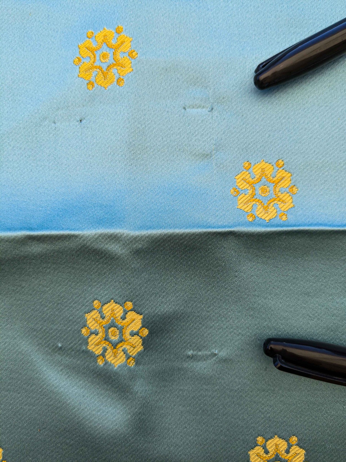 27 EV36 Tassinari and Chatel Davout Seme Bleu Blue Gold Silk Botanical Neoclassical 25"x26"