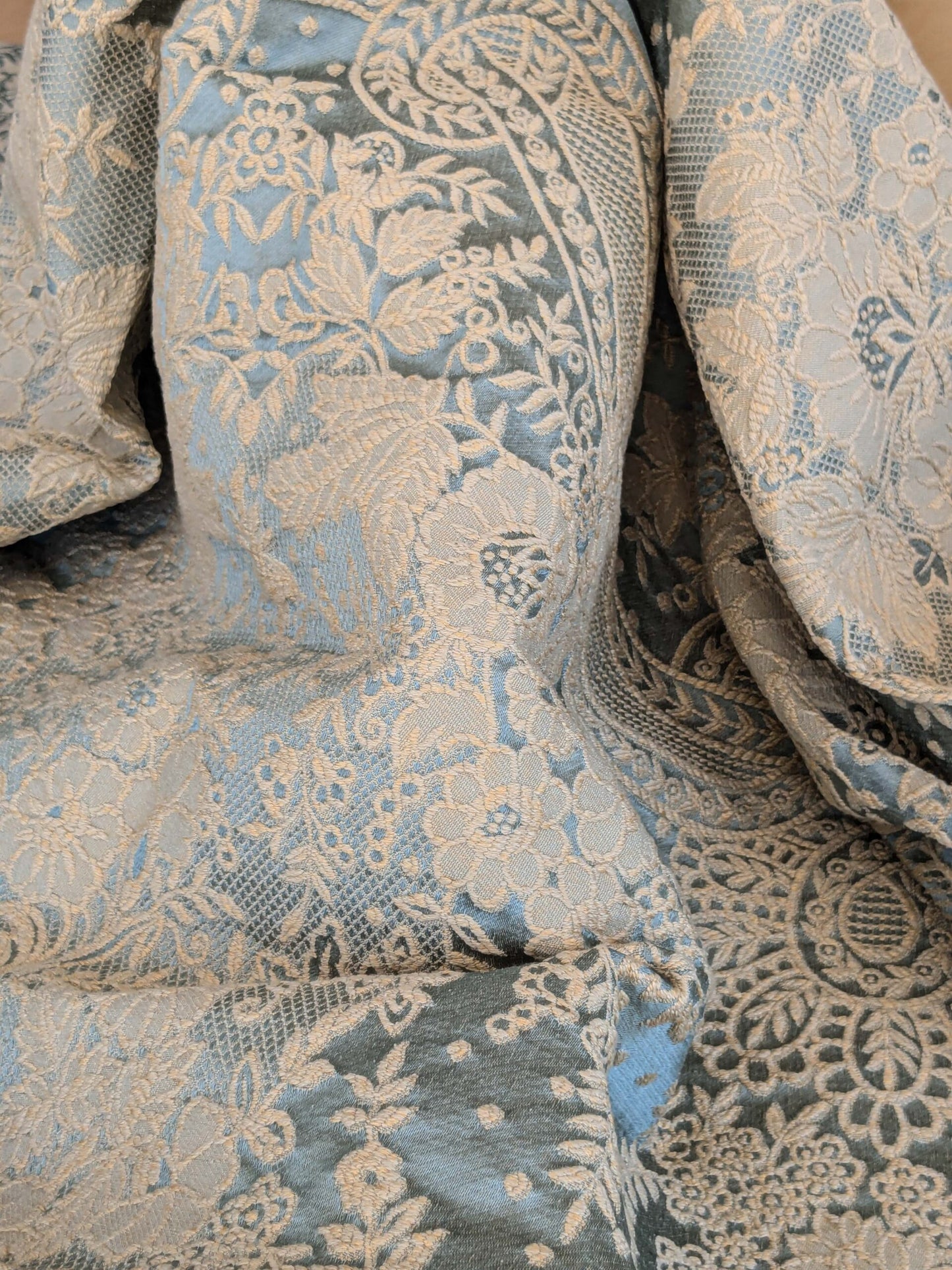 2 EV37 2.4yards Old World Weavers Ambliornite Grande Azure Blue Woven Gray Beige Floral Silk MSRP USD 500+/y