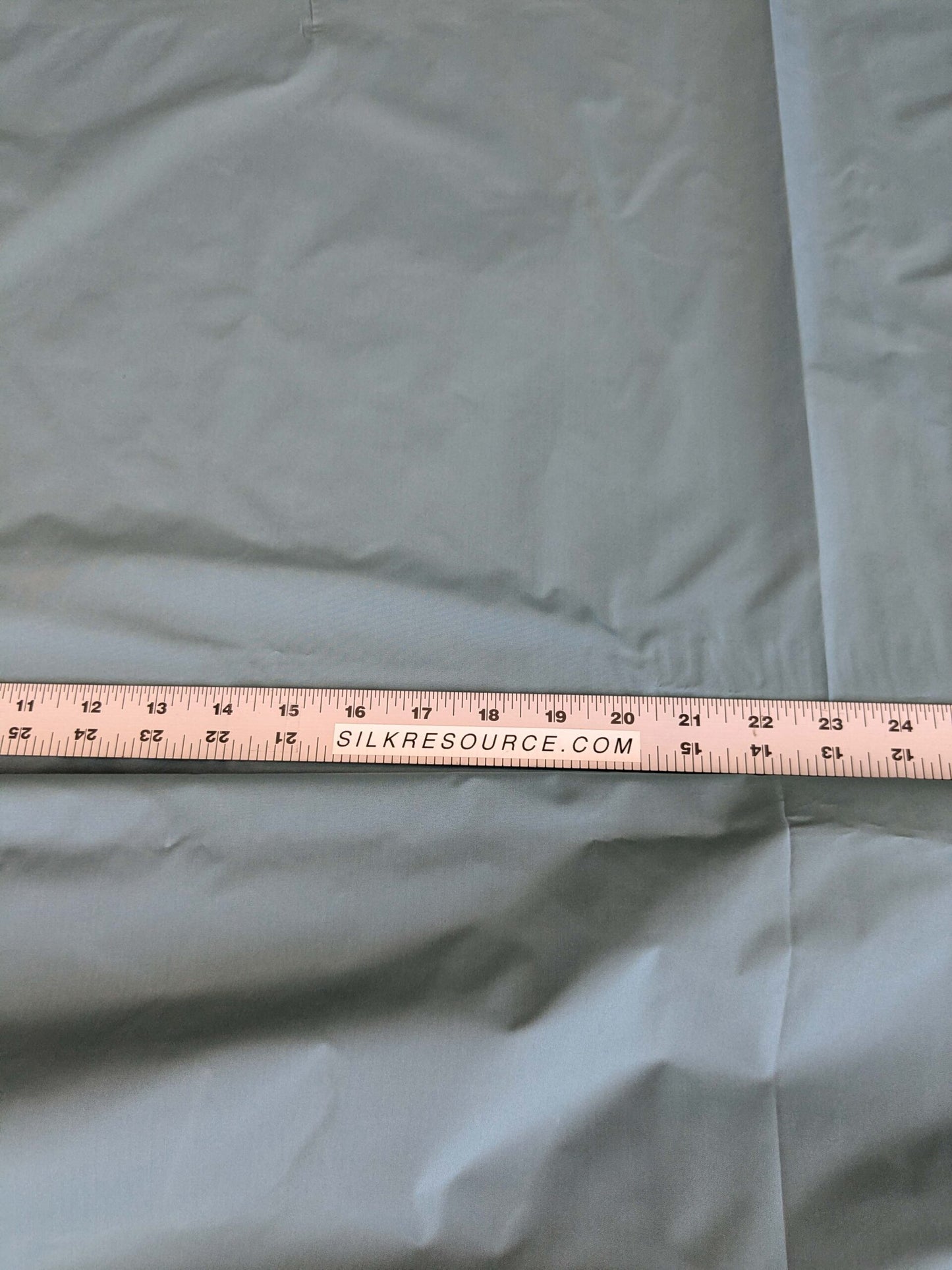 4 EV37 2.4yards Lelievre Paris Frenesie M1 Nattier Viscose Plain Blue