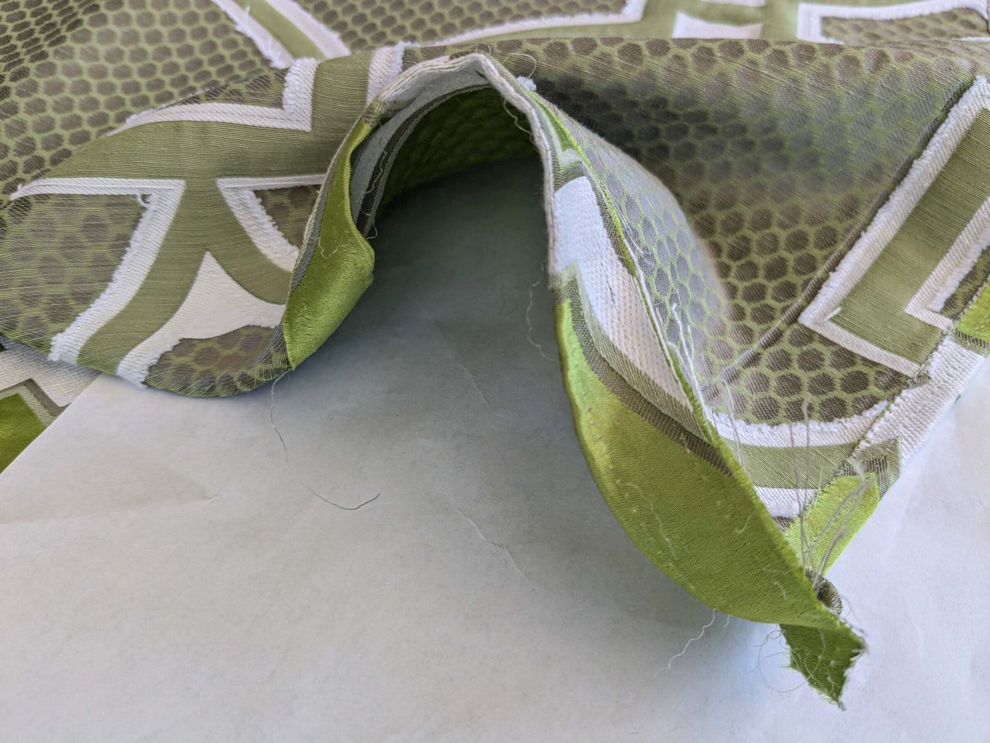 5 EV37 1.3 yards Scalamandre Circle Fret Absinthe Green Jacquard Fretwork Lattice MSRP USD264/y