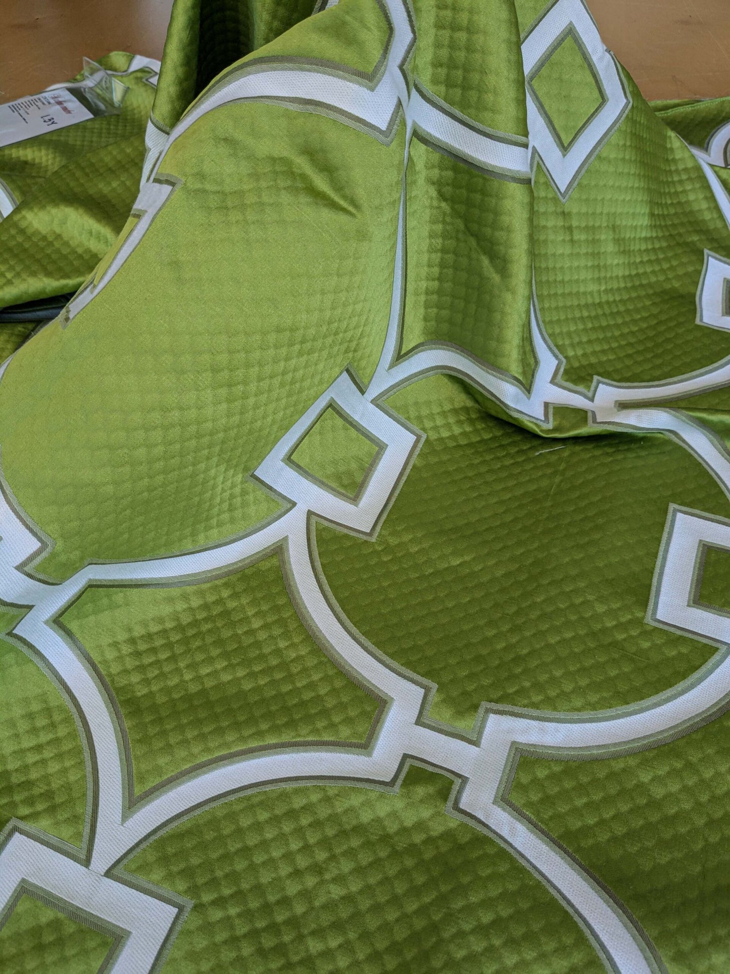 5 EV37 1.3 yards Scalamandre Circle Fret Absinthe Green Jacquard Fretwork Lattice MSRP USD264/y