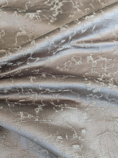 17 EV37 27" x 27" Aldeco Misty Pure White Abstract Small Jacquard