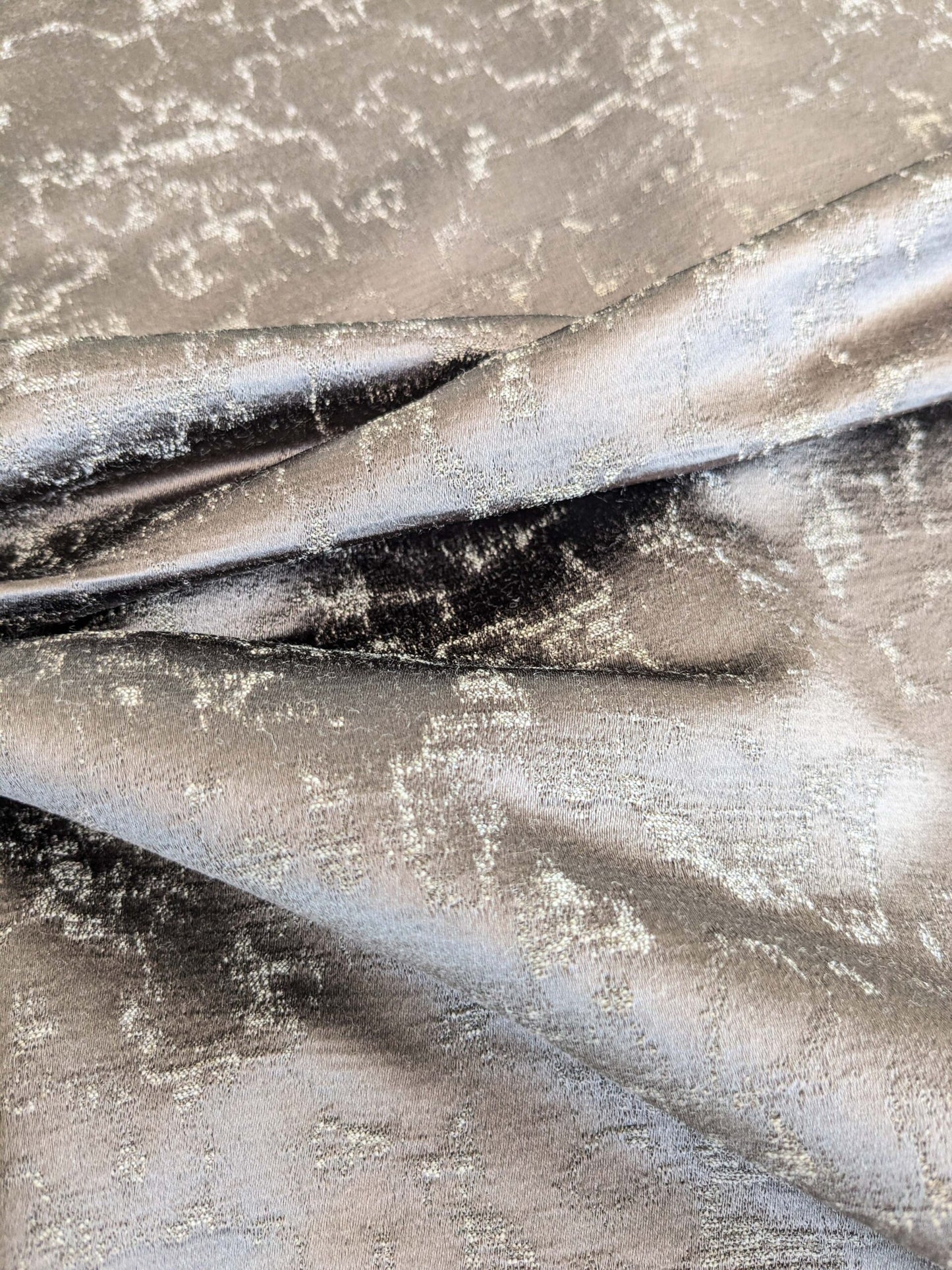 19 EV37 26" x 27" Aldeco Misty Brownish on Gray Abstract Small Jacquard